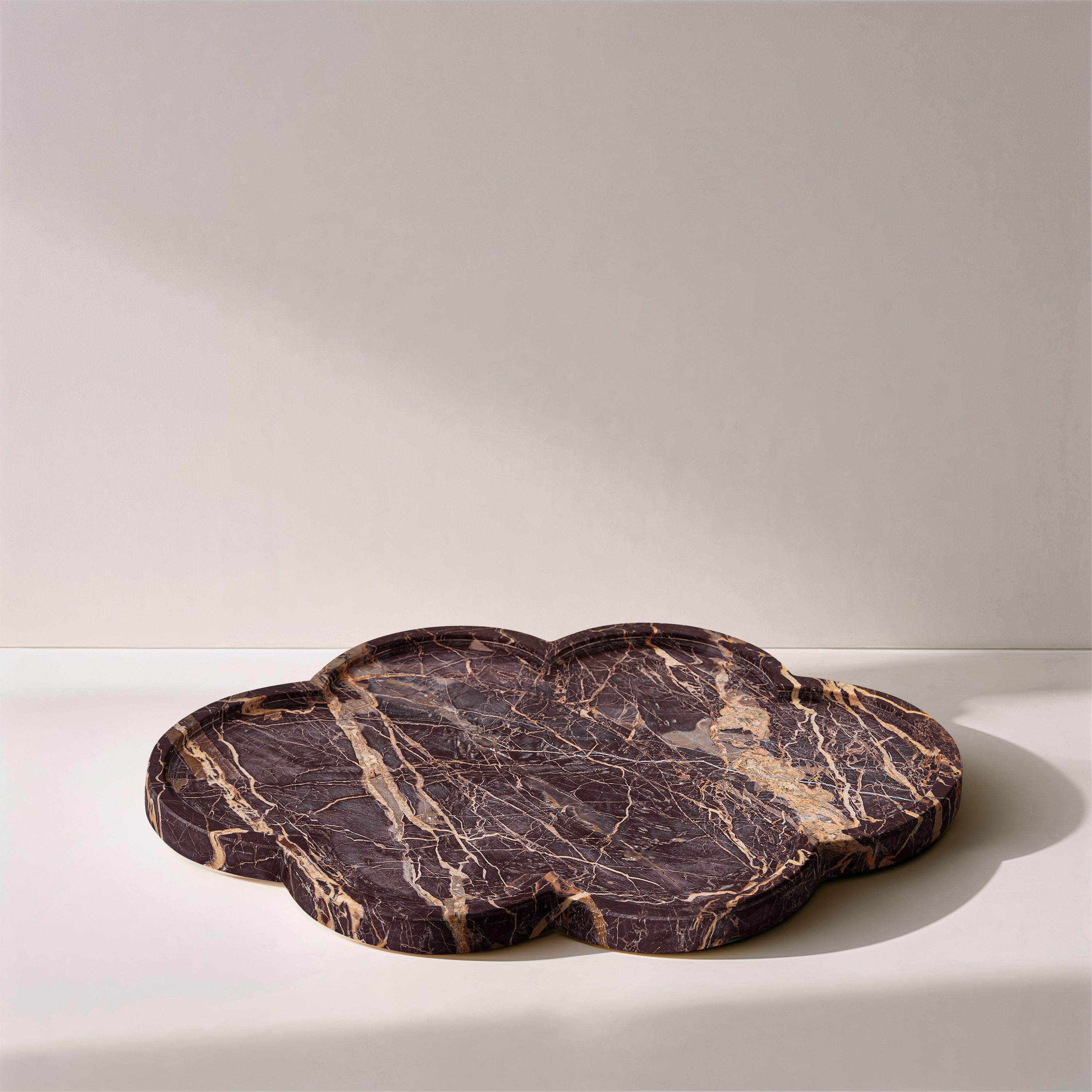 Rimini - Marble Clover Shaped Tray - Cherry