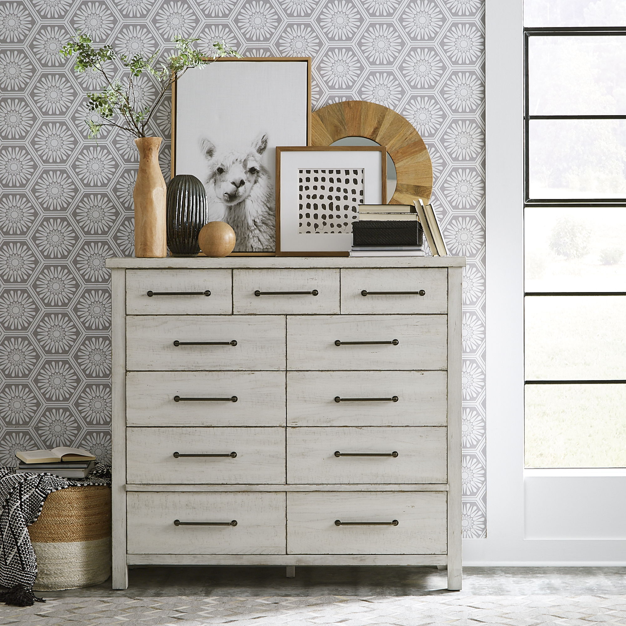 Liberty Furniture Modern Farmhouse - 11 Drawer Chesser - White