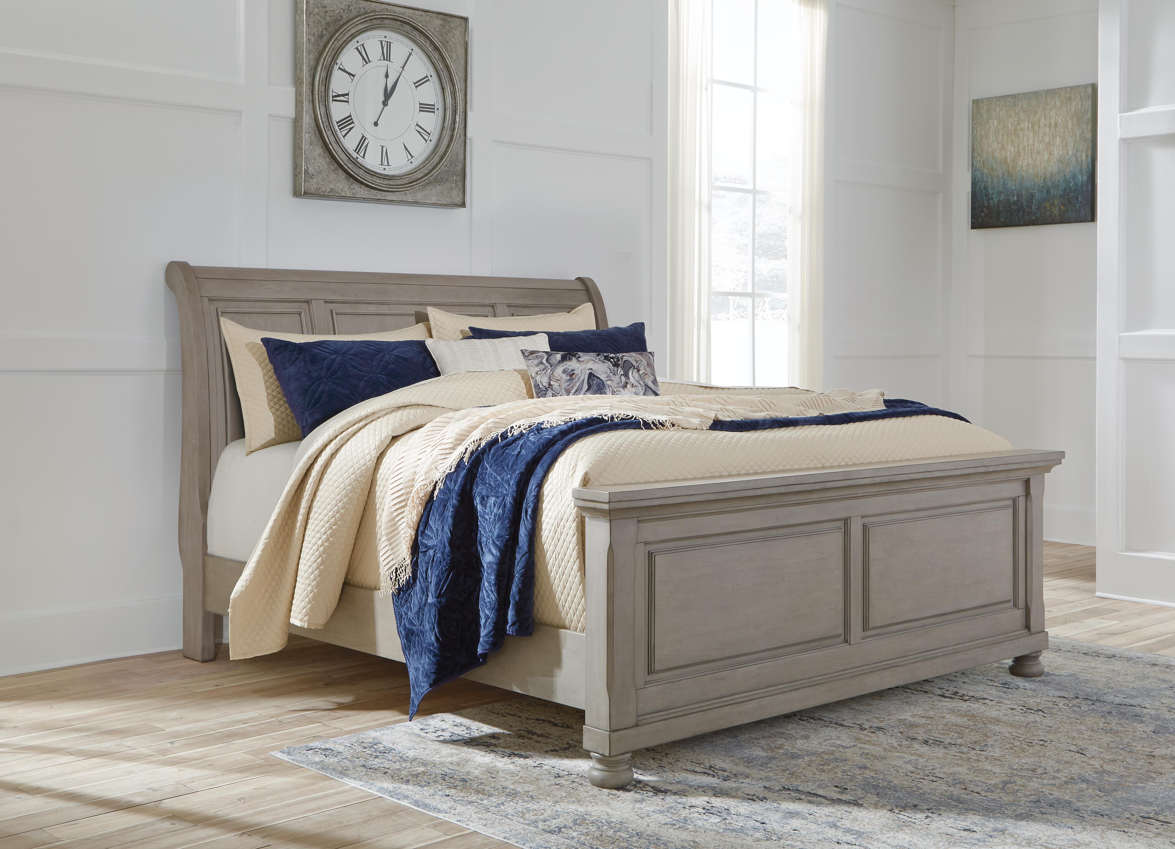 Lettner - California King Sleigh Bed - Light Gray