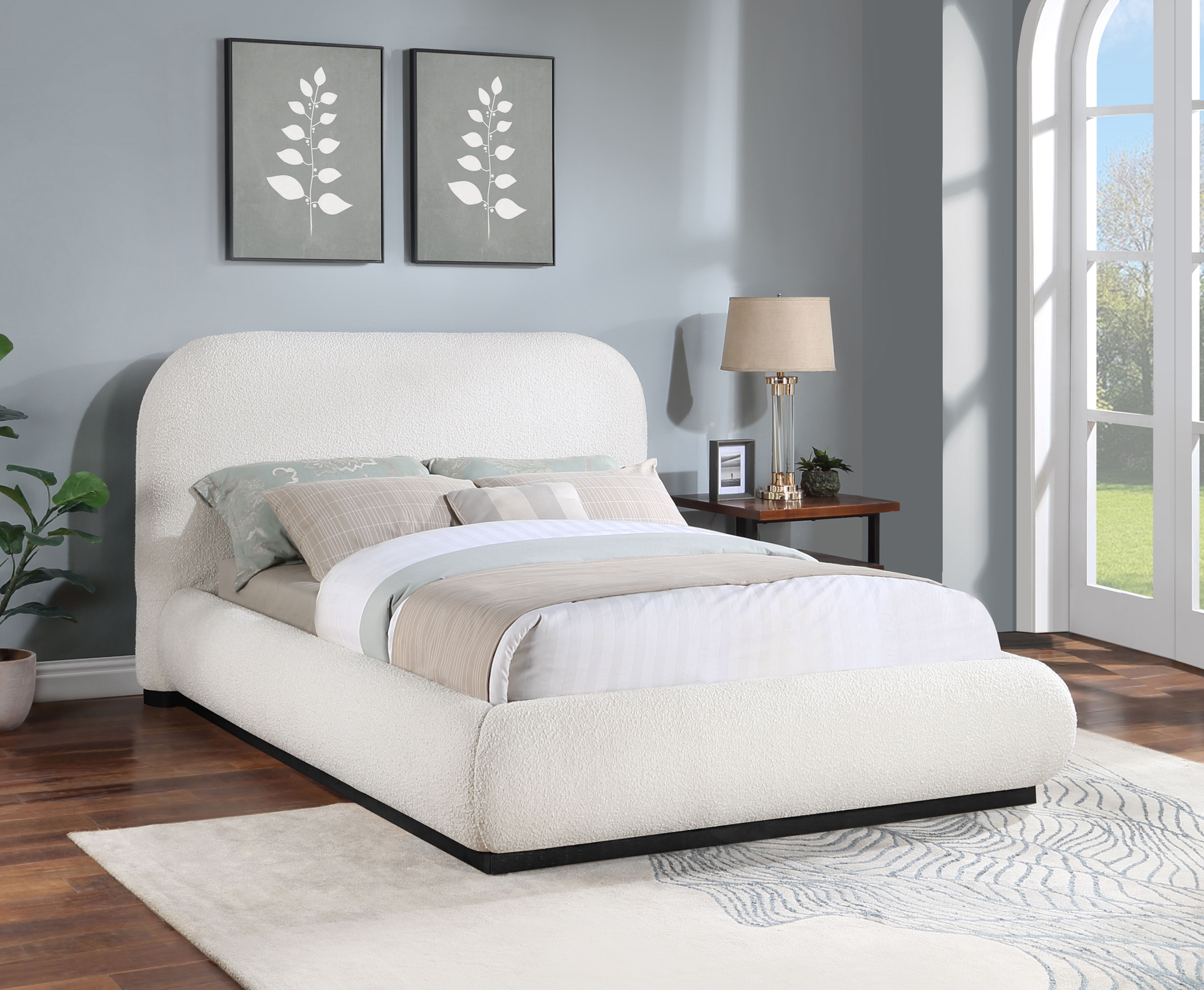 Vaughn - Boucle Queen Bed With Black Base - White