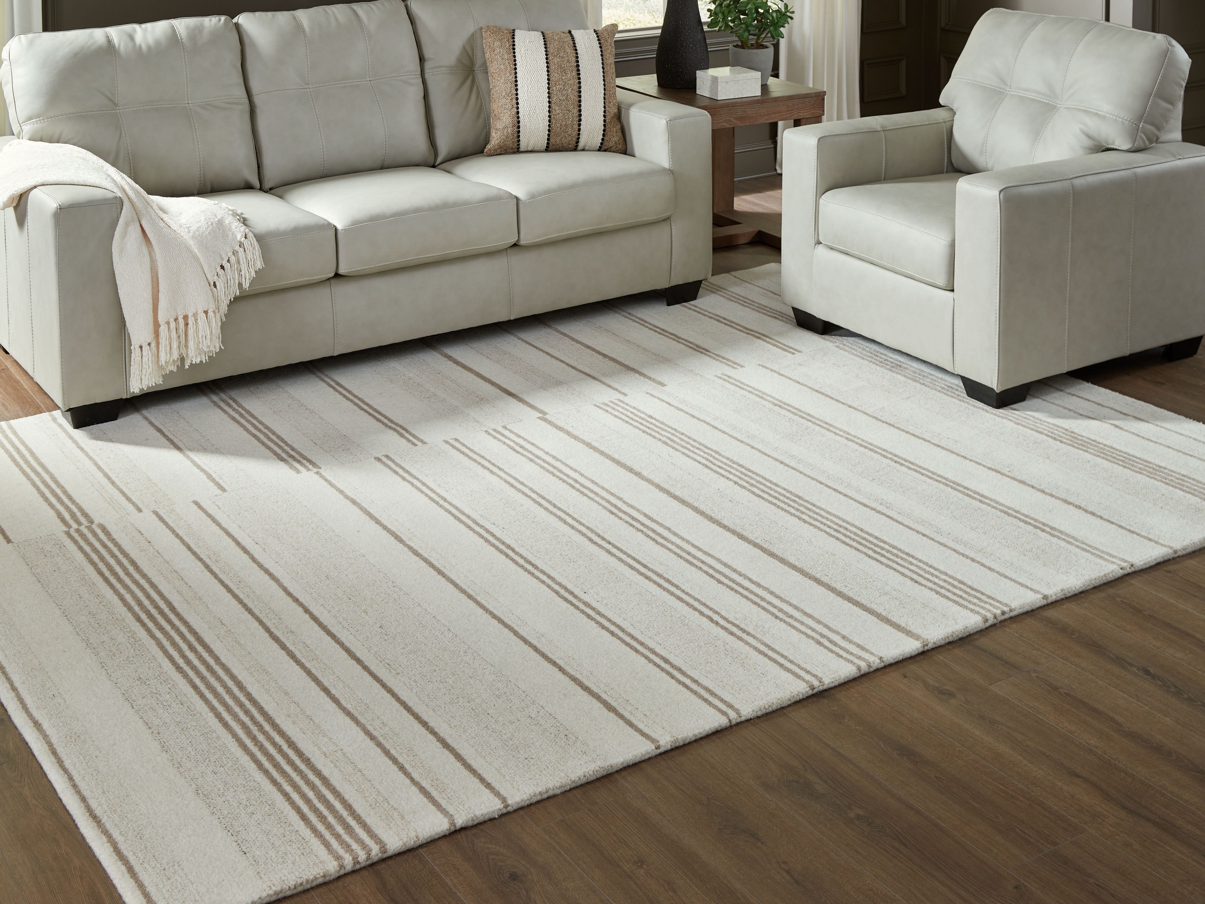 Gadence - 8' x 10' Rug - Ivory / Tan