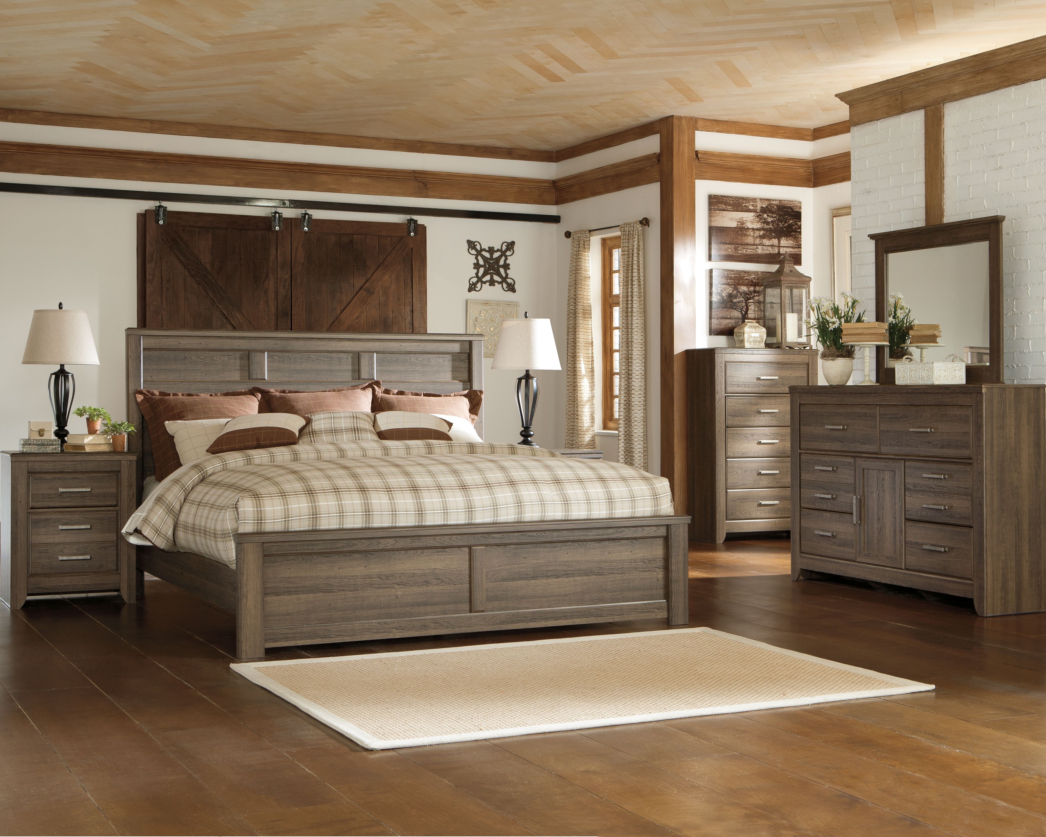 Juararo - King Panel Bed - Dark Brown