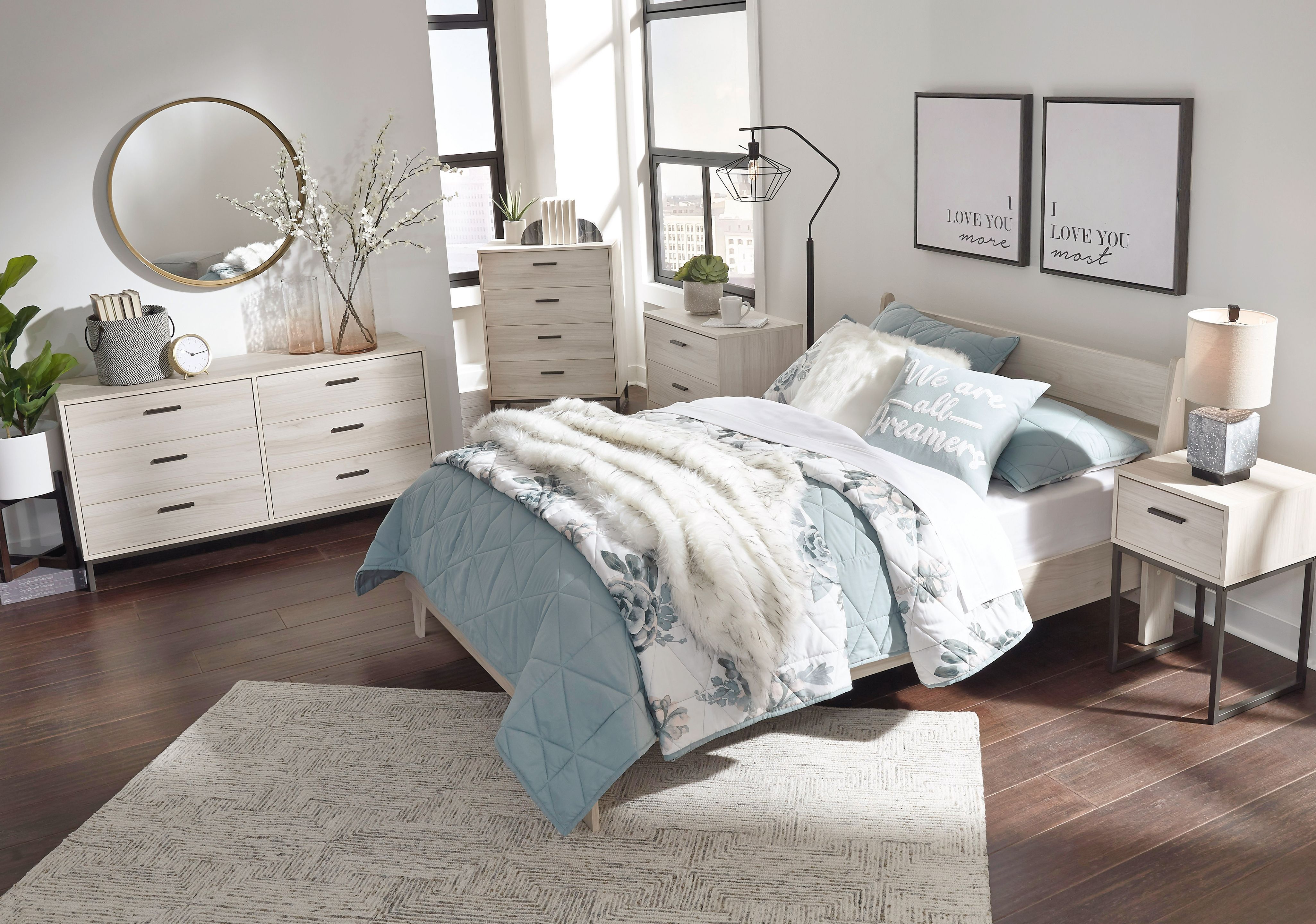 Full · 3 Pc · Dresser, Full Panel Platform Bed
