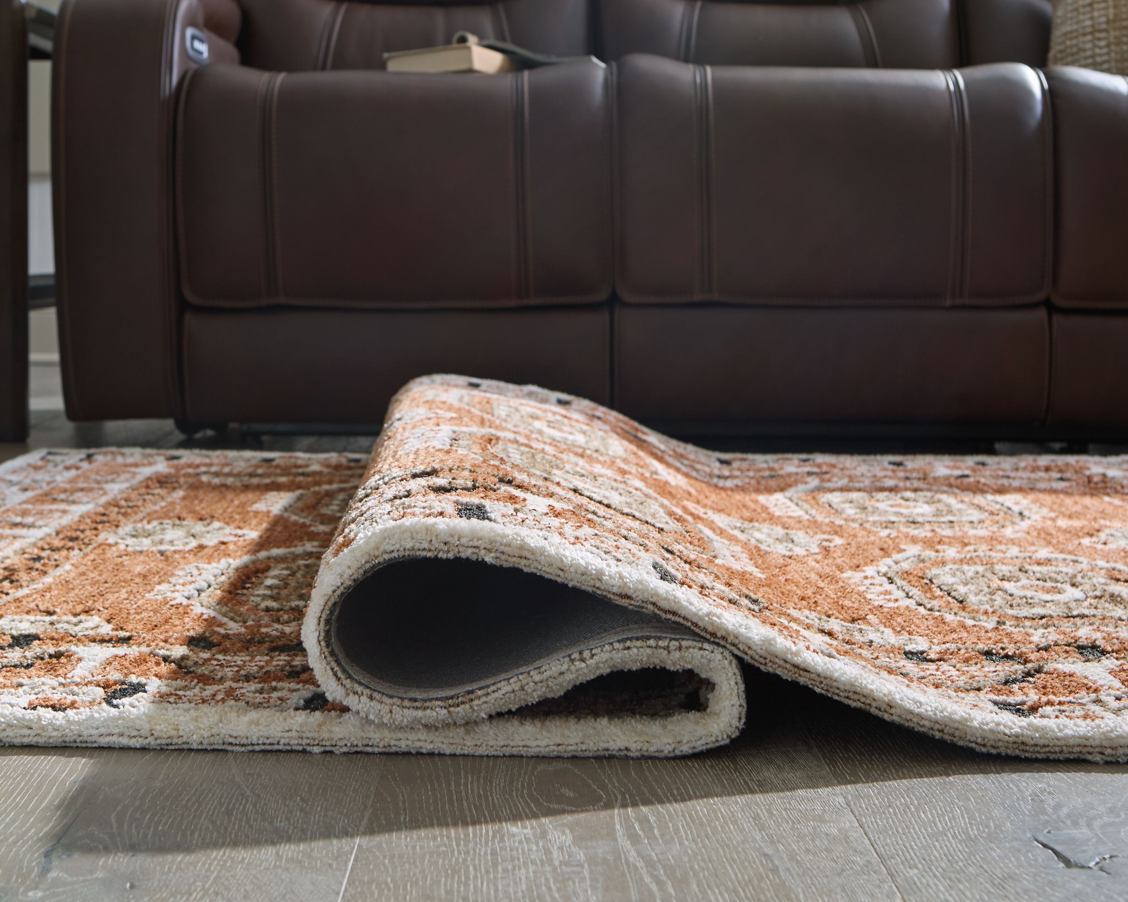 Qaabiz - 5' x 7' Rug - Sienna / Ivory / Black