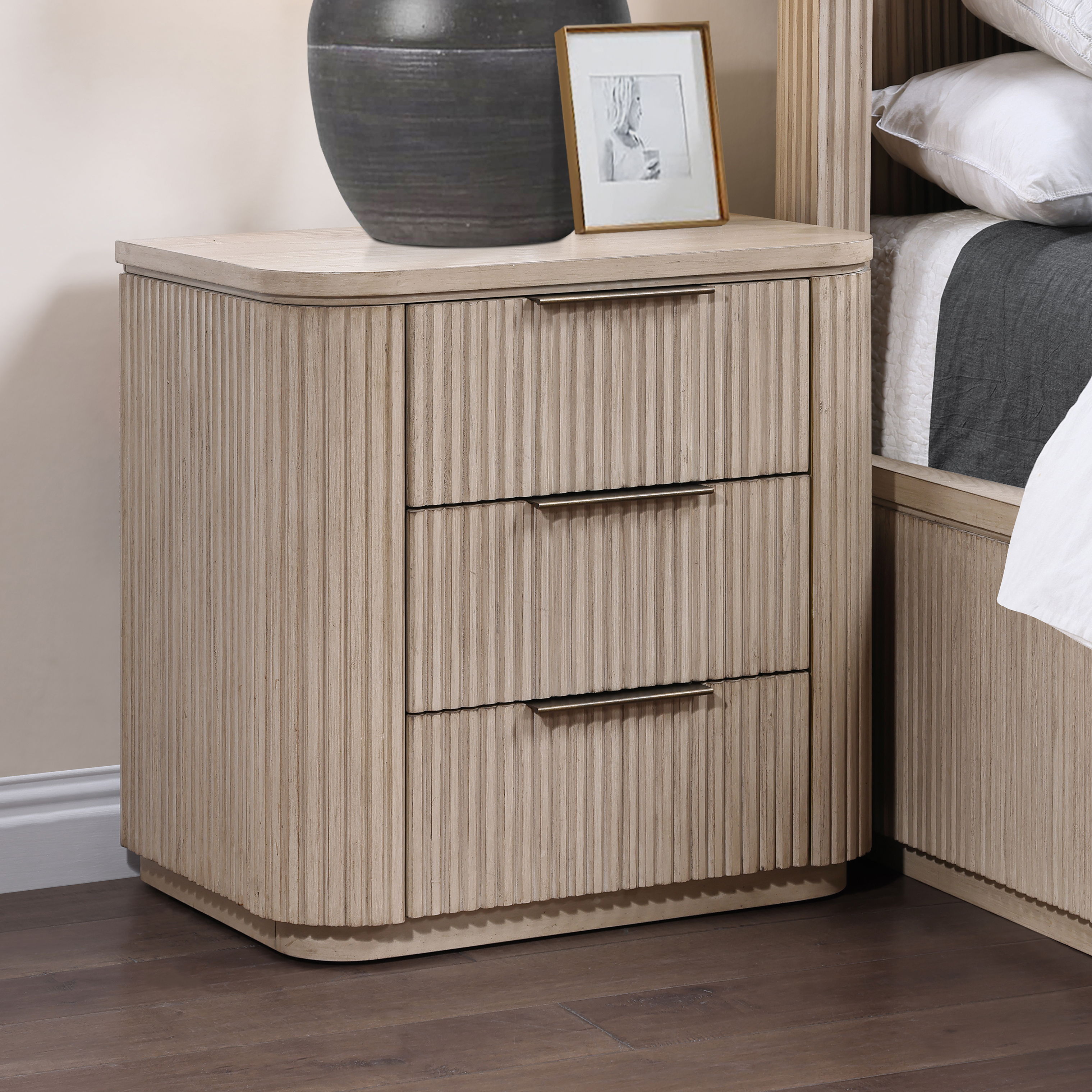Henry - Nightstand With USB-C - Sand