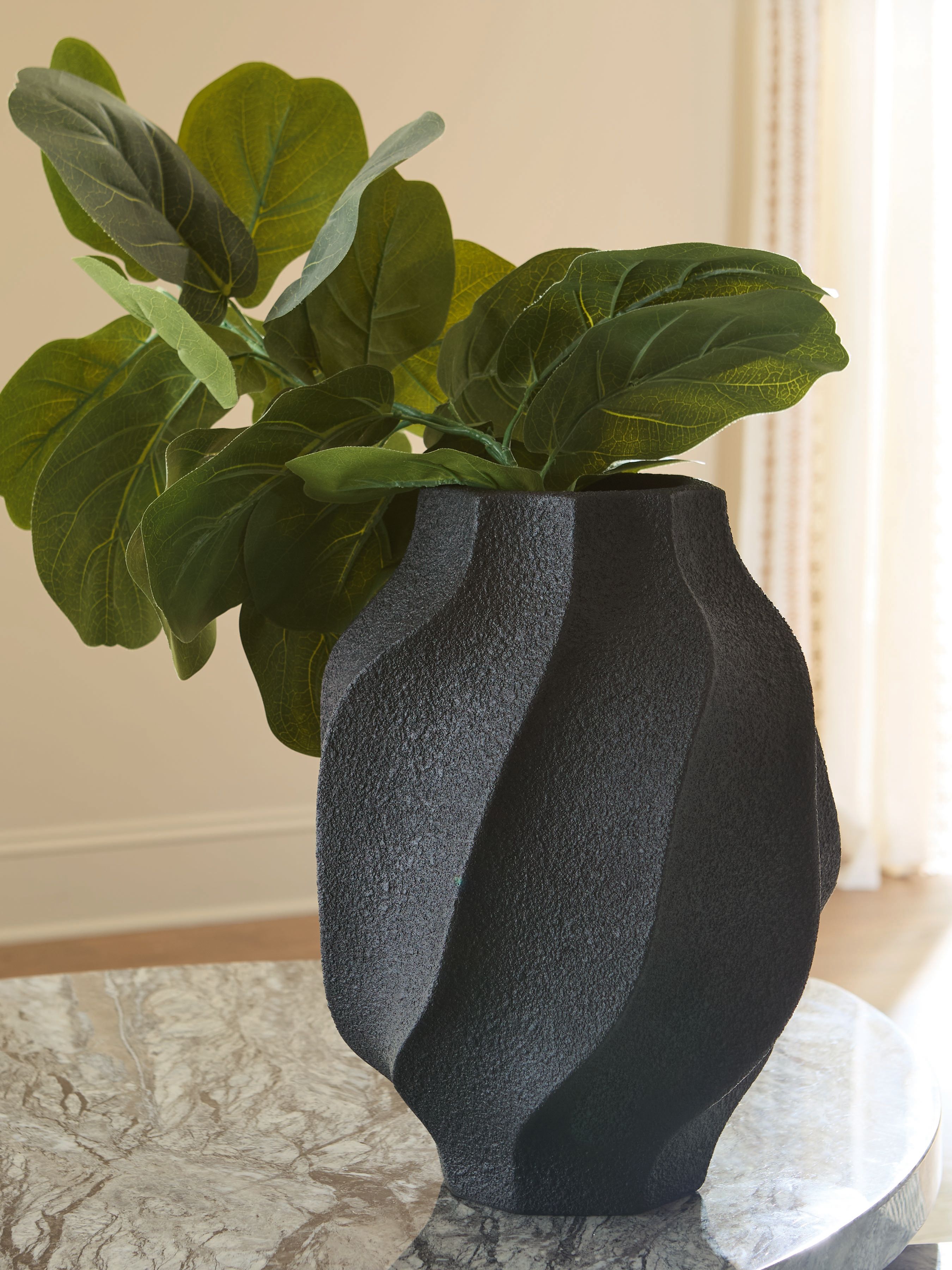 Judworth - Vase - 12" - Black