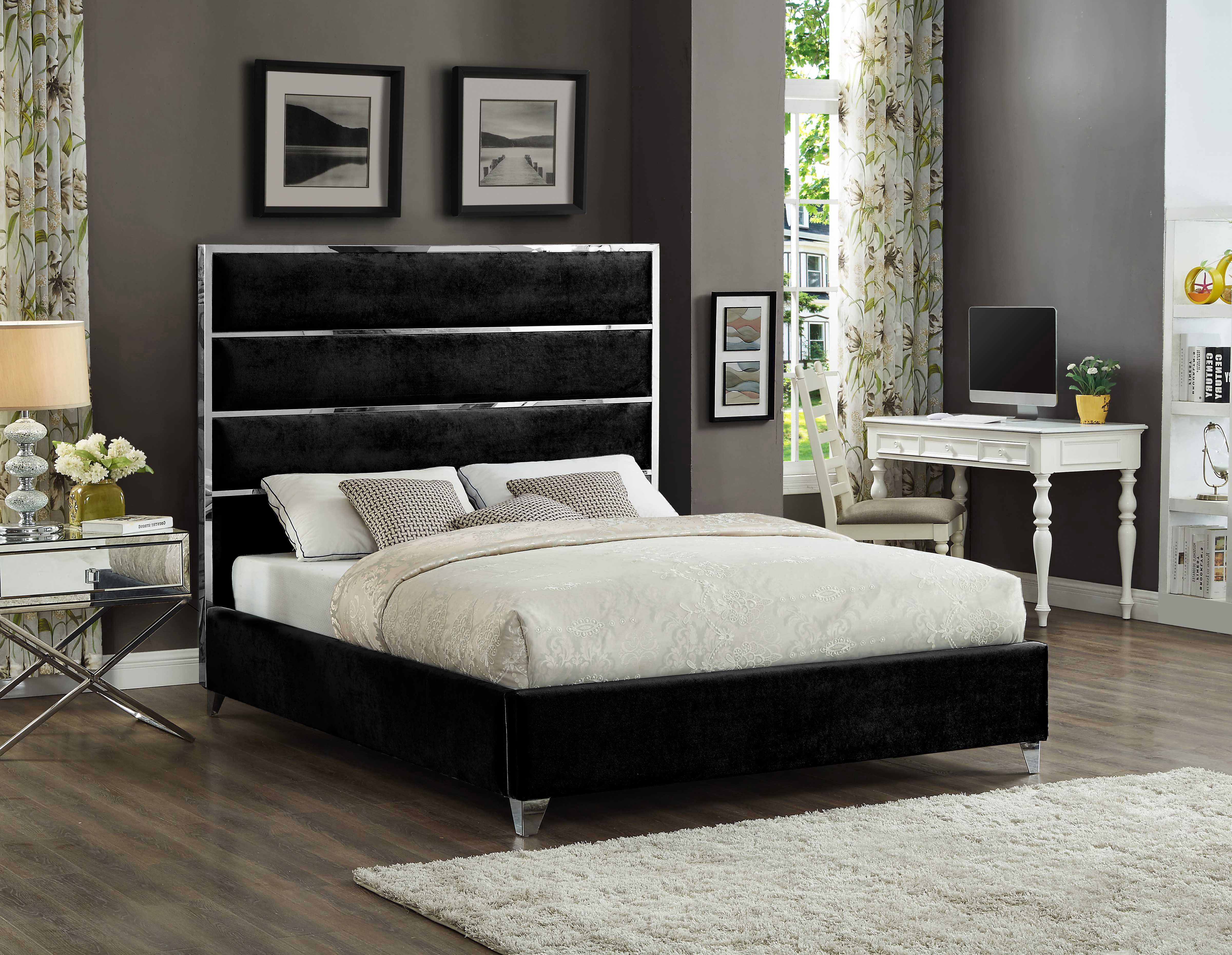 Zuma - Queen Bed - Black