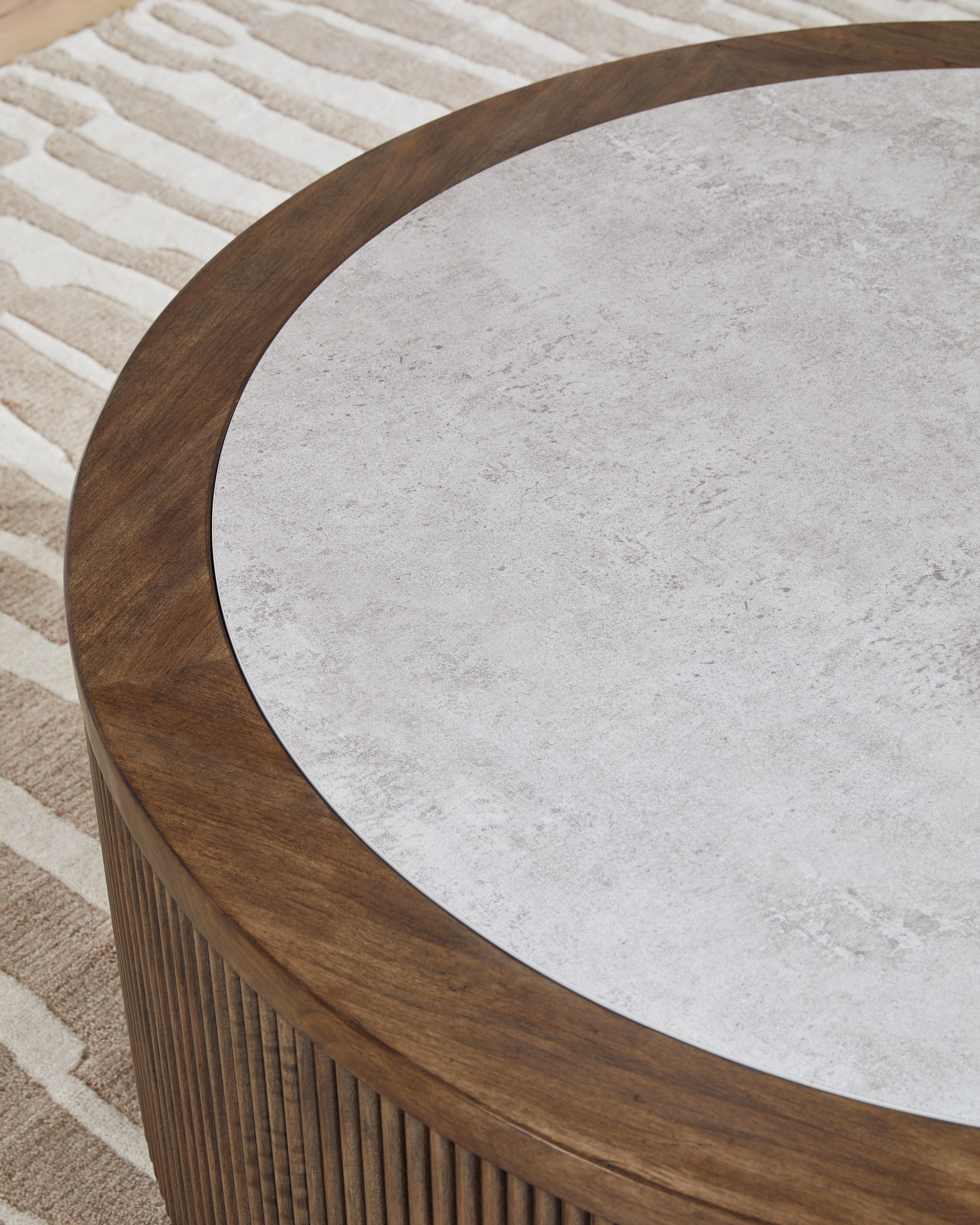 Ashley Furniture Hadonna - Round Cocktail Table - Brown - Image 5