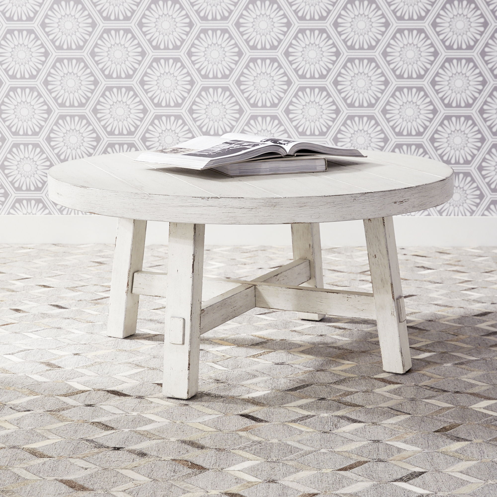 Liberty Furniture Modern Farmhouse - Splay Leg Round Cocktail - White