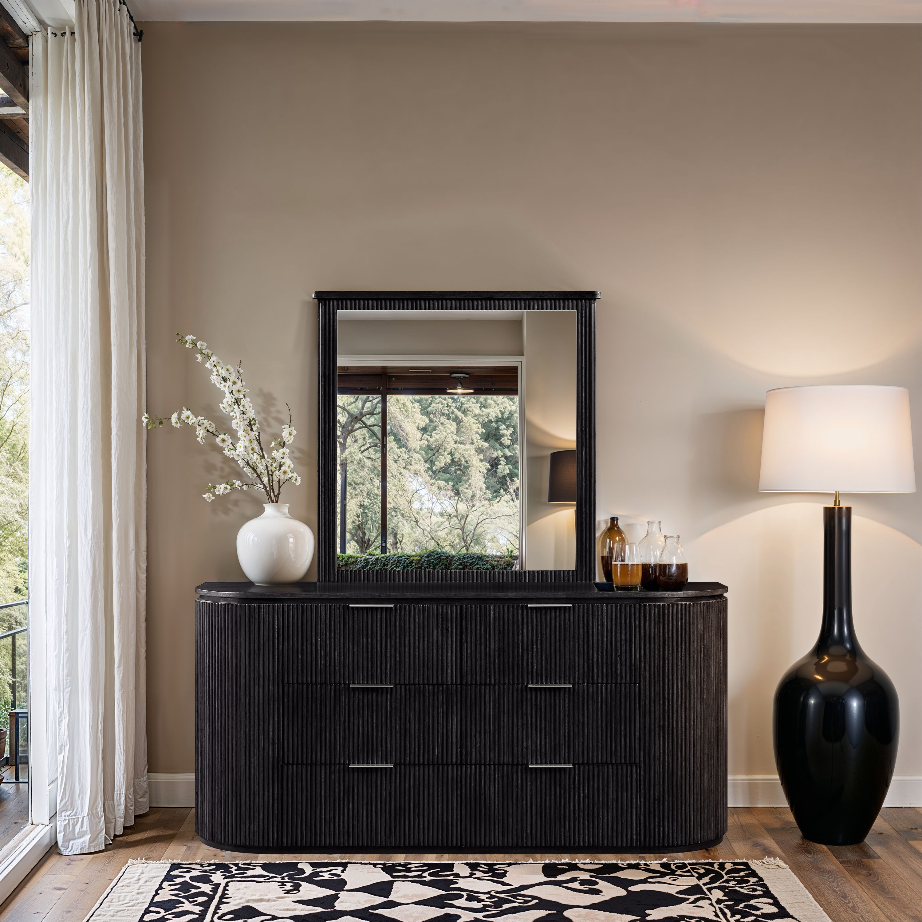 Astrid - Solid Wood And Oak Veneer Dresser - Black