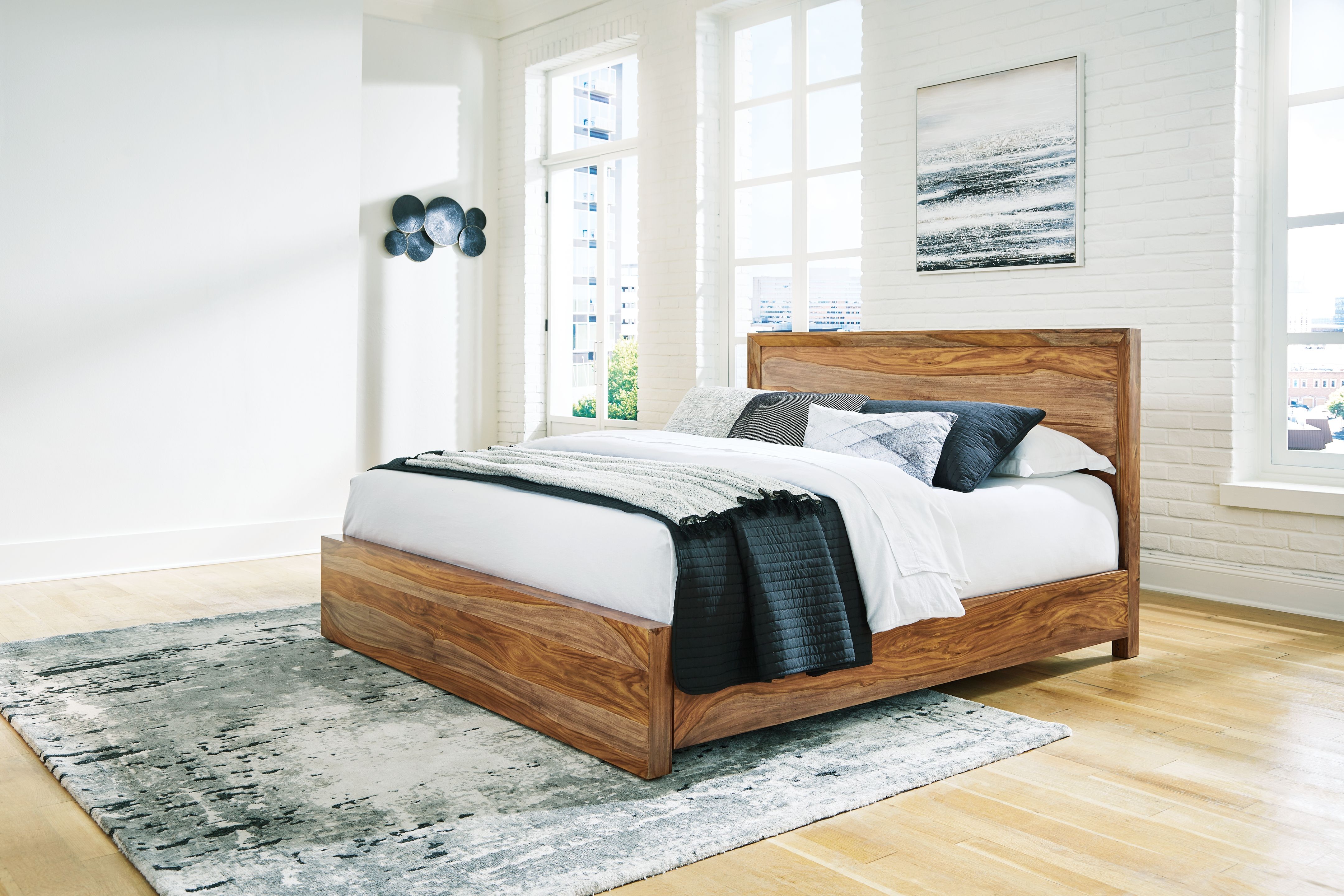 Dressonni - California King Panel Bed - Brown