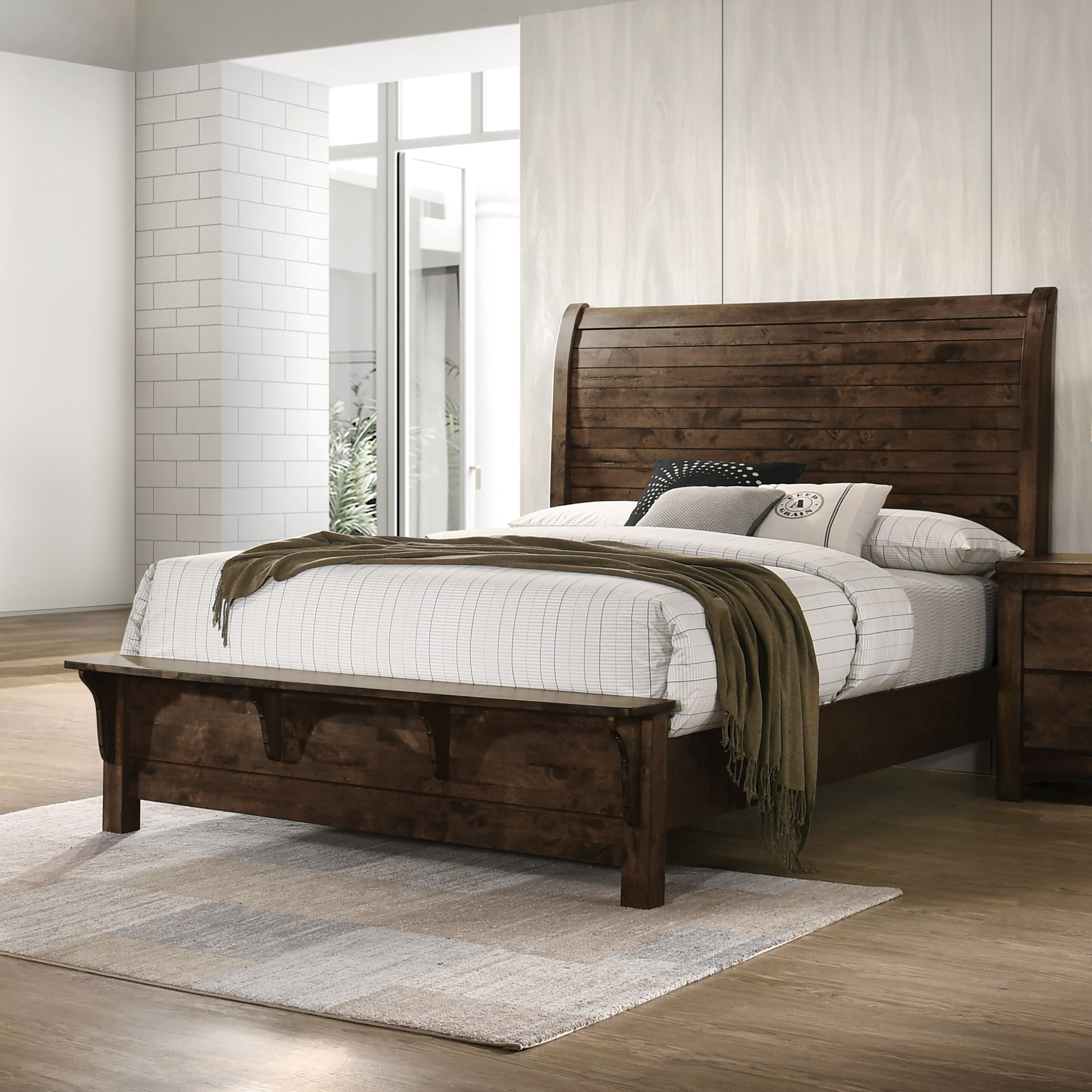 Blue Ridge - 5/0 Queen Bed - Rustic Gray, dark brown