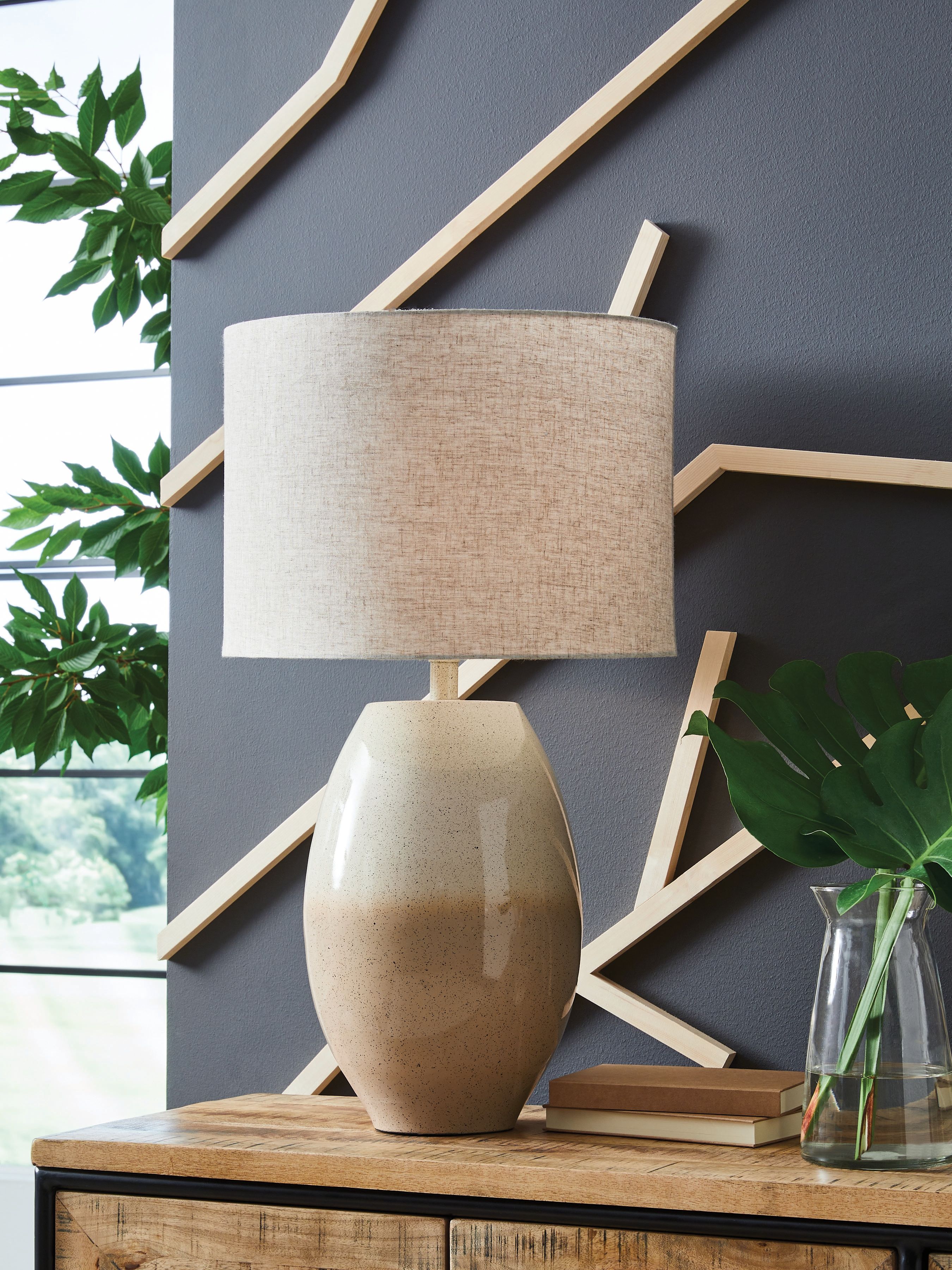 Ashley Furniture Linas - Metal Table Lamp - Cream / Beige - Image 2