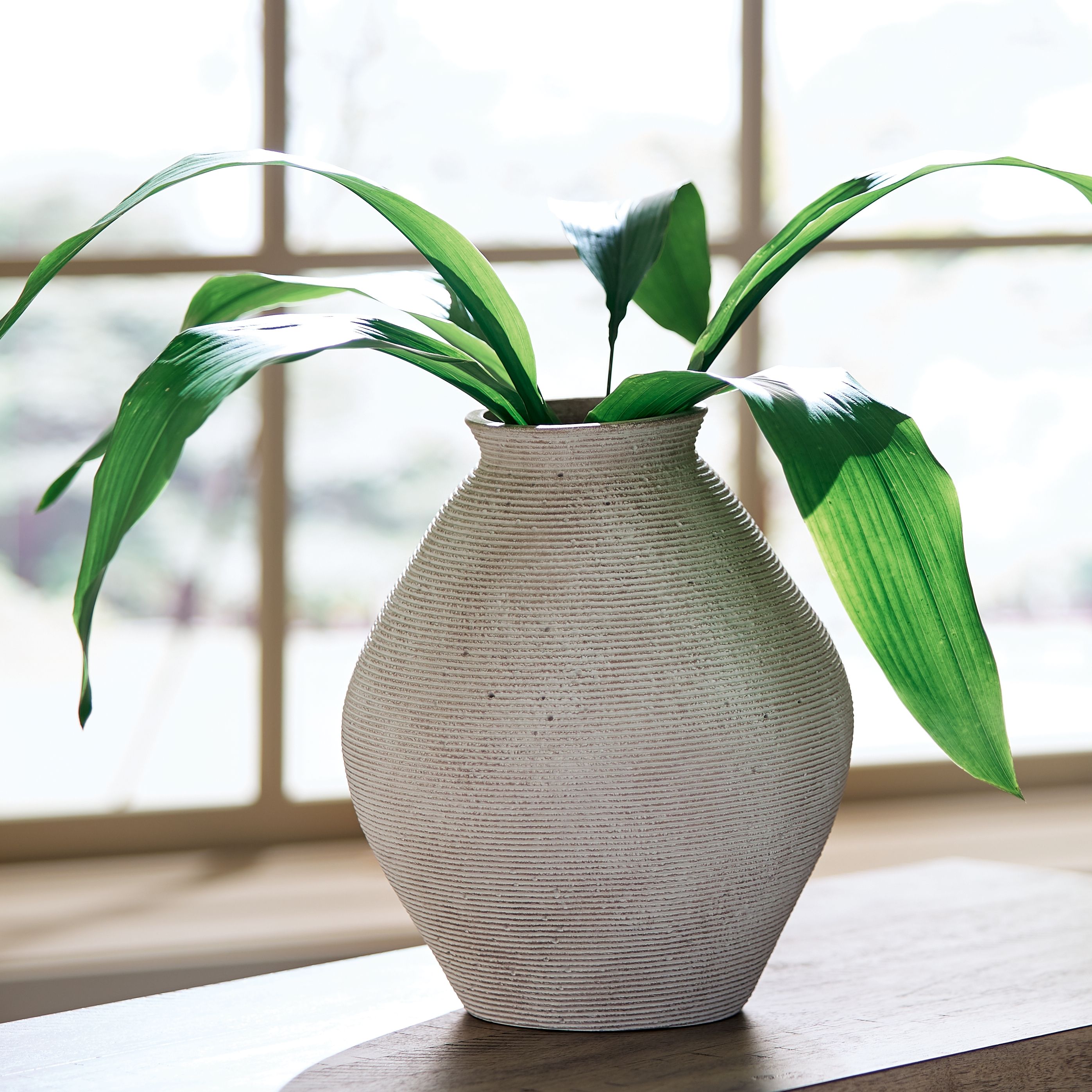 Hannela - Vase - Small - Antique Tan