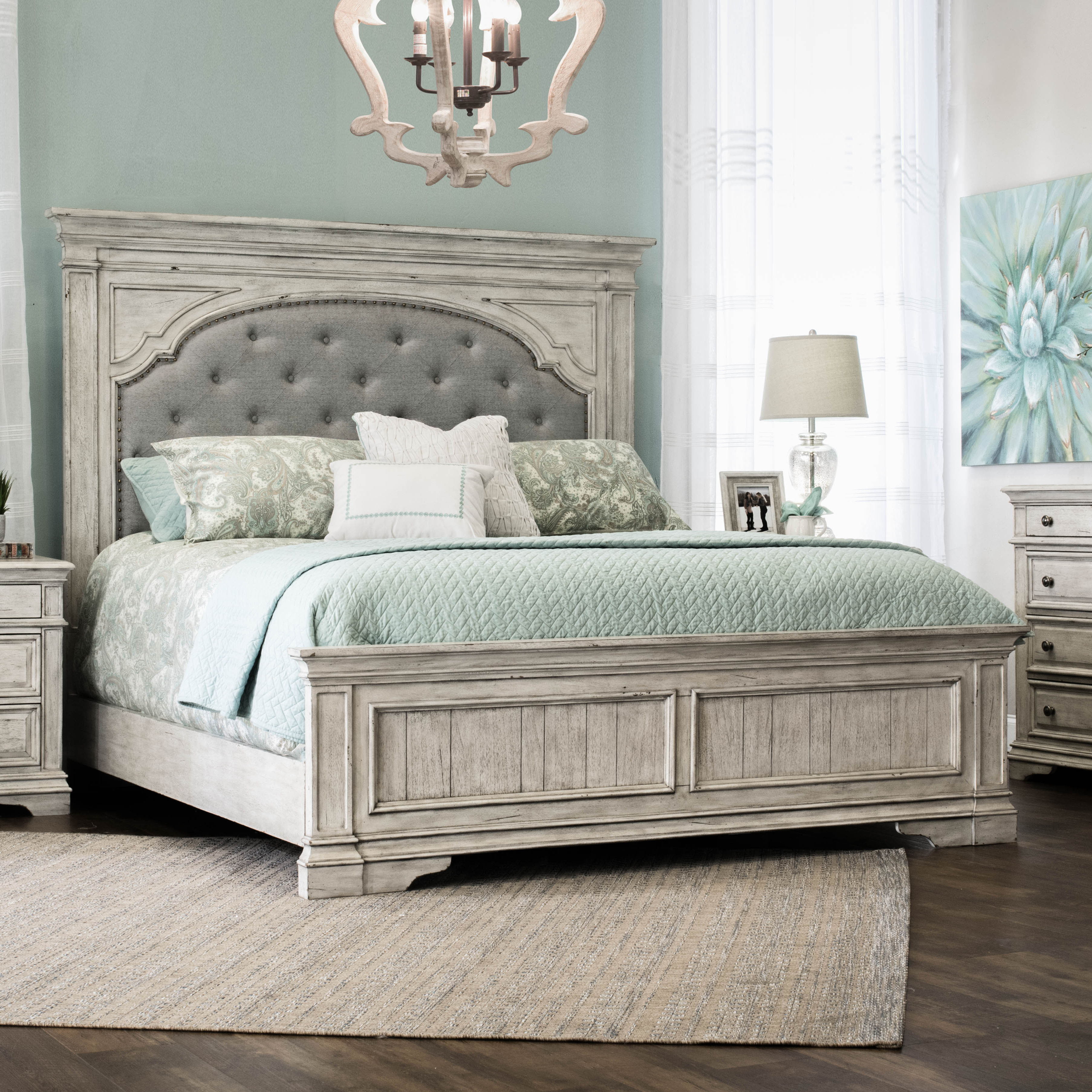 Highland Park - King Bed - Ivory