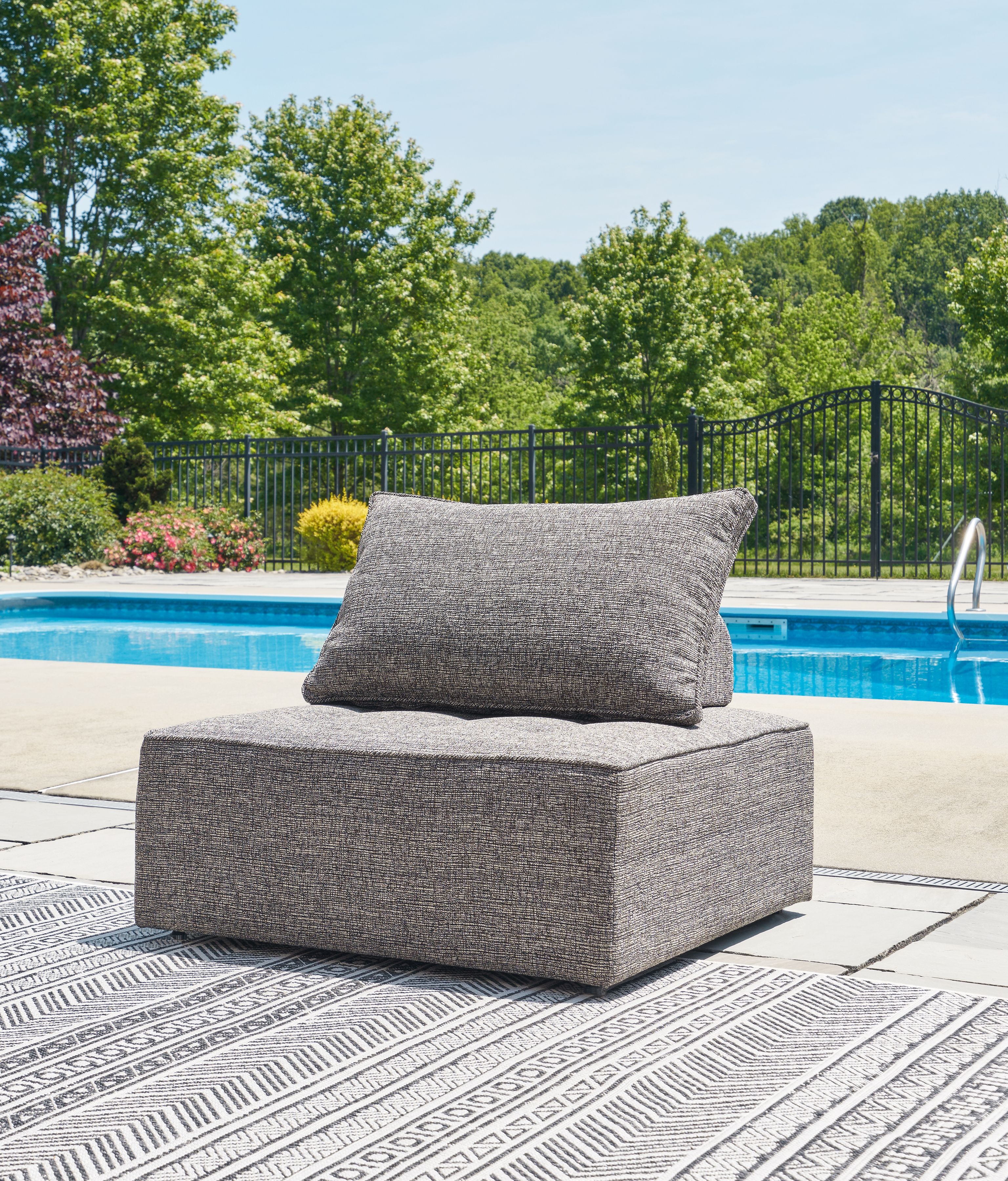 Bree Zee - Lounge Chair With Cushion - Brown
