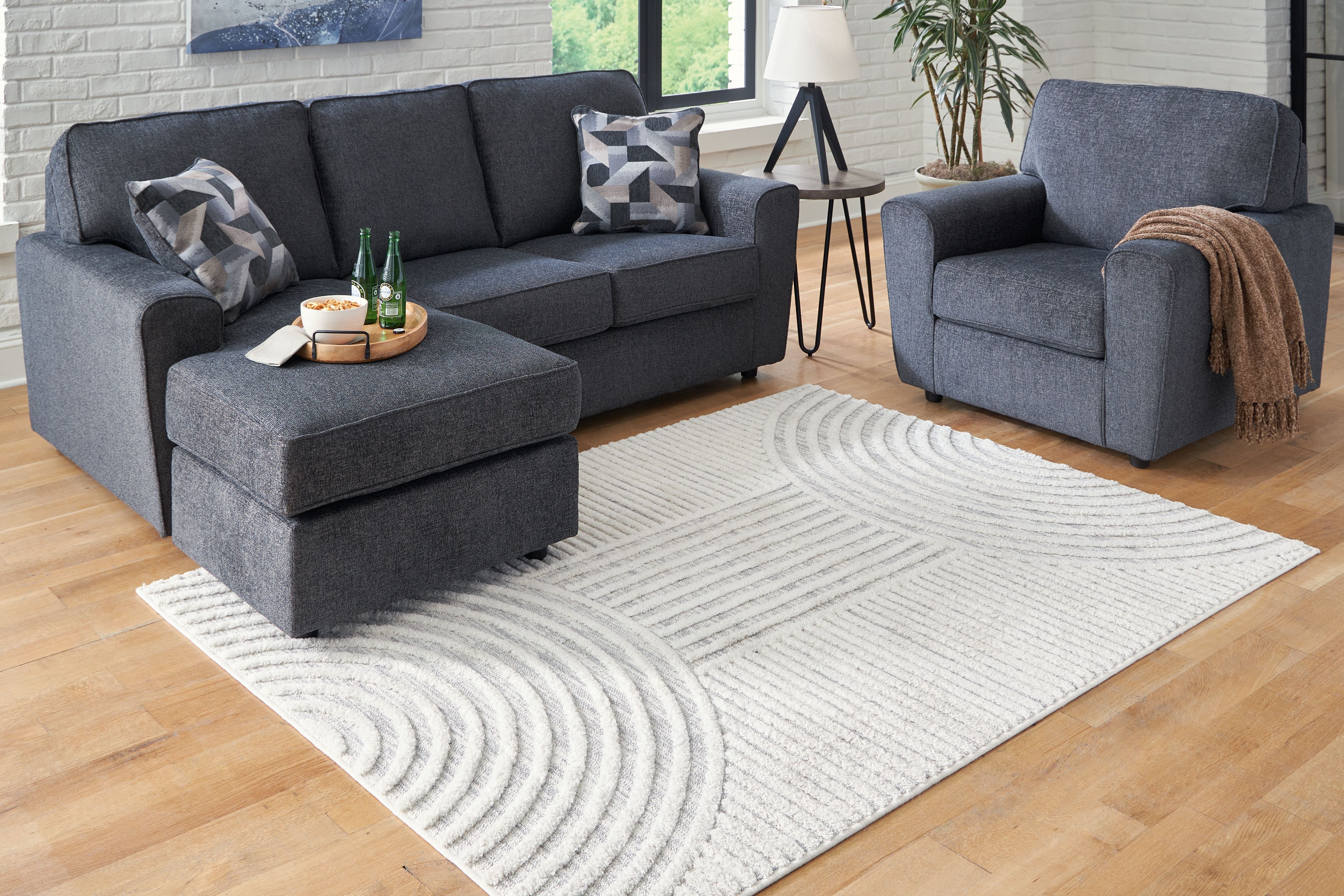 Lambworth - 8' x 10' Rug - Gray / Cream