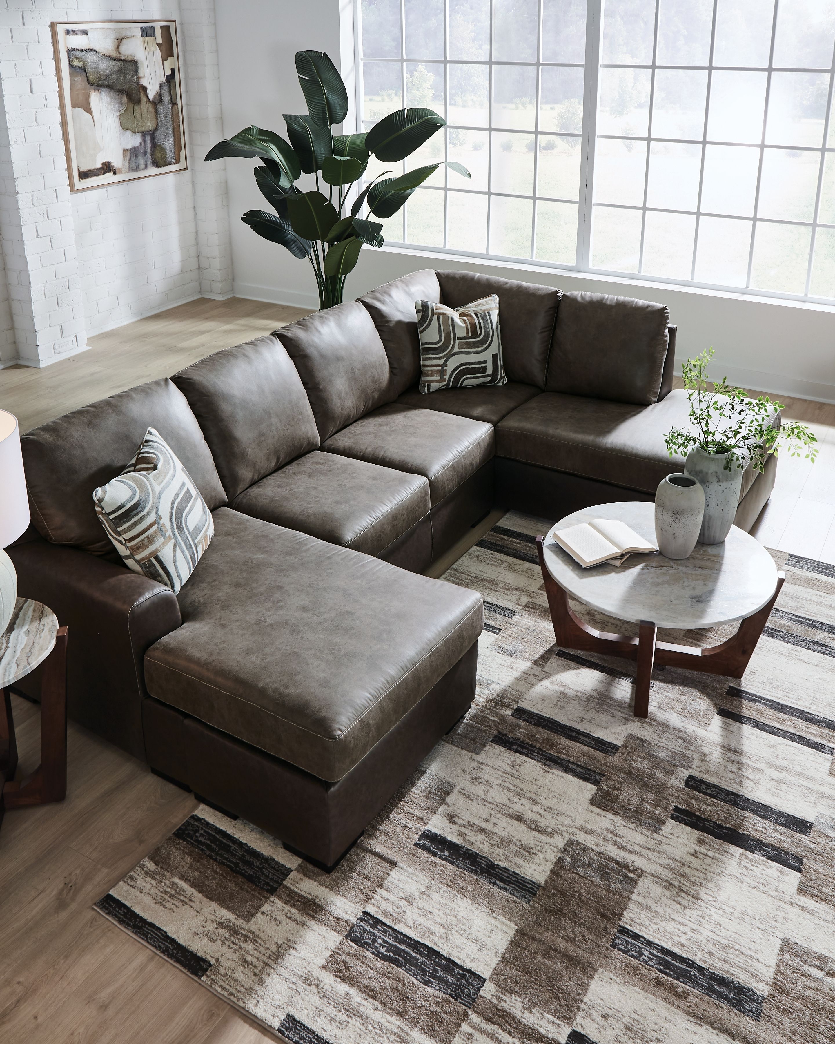 Castille Way - 2-Piece Sectional With RAF Corner Chaise - Fossil
