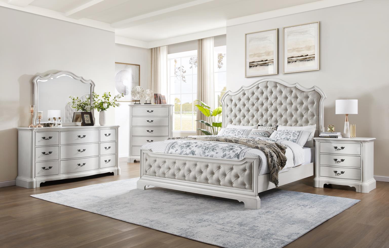B072 - 3 Piece Bedroom Set (Queen Bed, Dresser, Mirror) - Antique White
