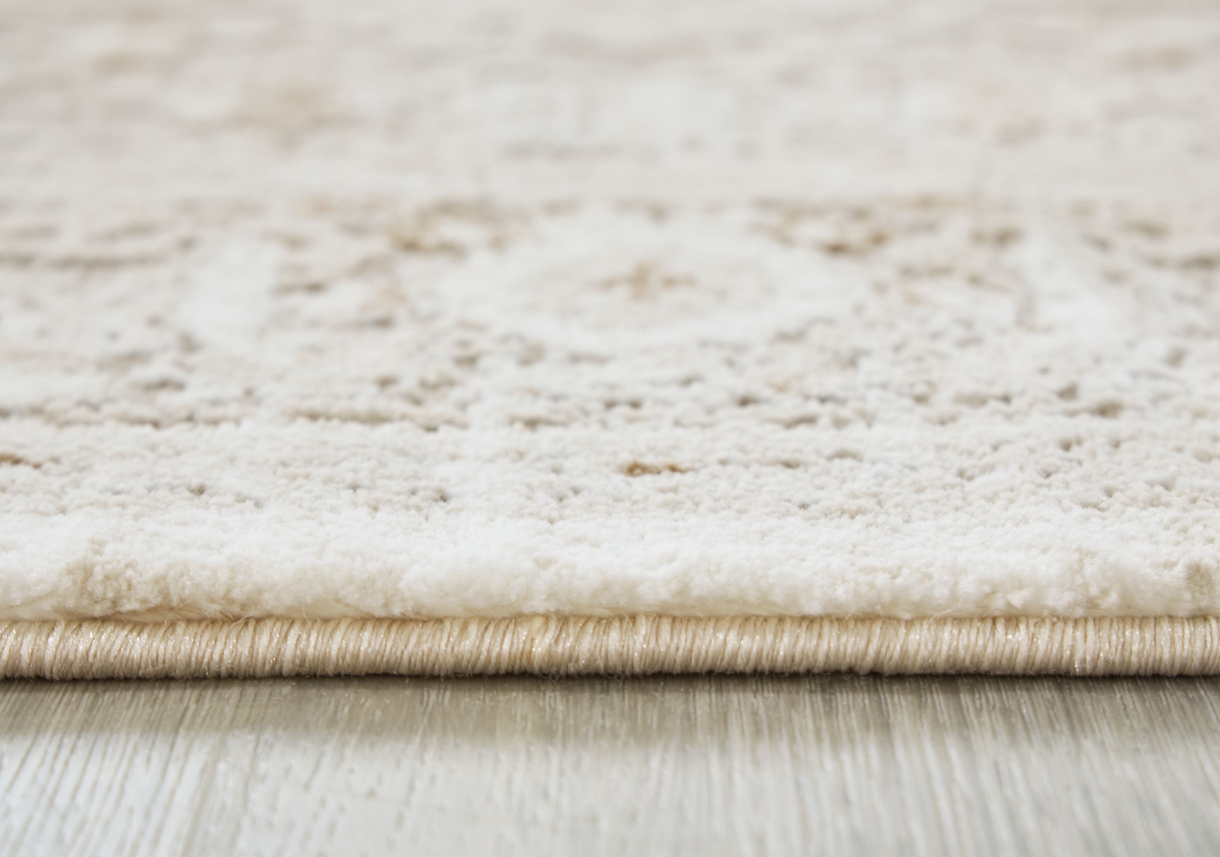 Gatwell - 5' x 7' Rug - Ivory / Gray / Tan