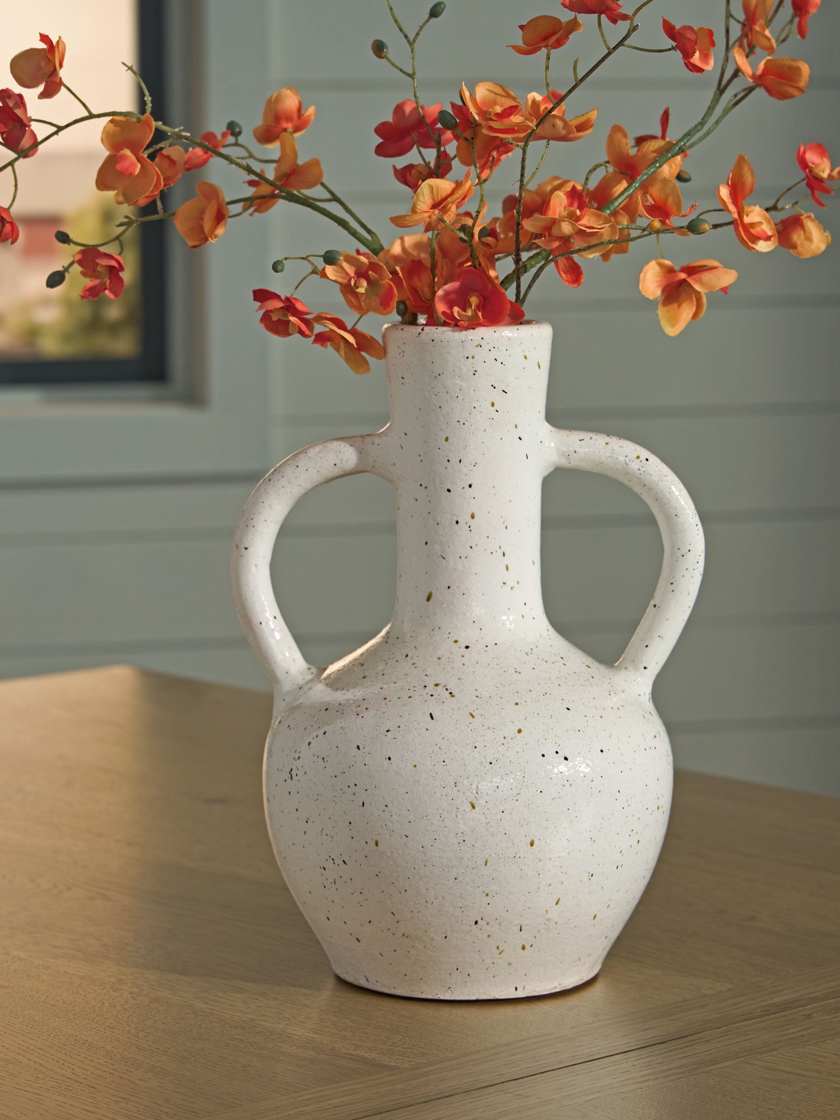 Dallinworth - Vase - 13" - White / Black
