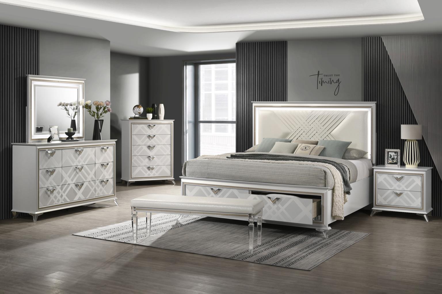 B026 - 3 Piece Bedroom Set (Queen Bed Frame, Dresser, Mirror) - White
