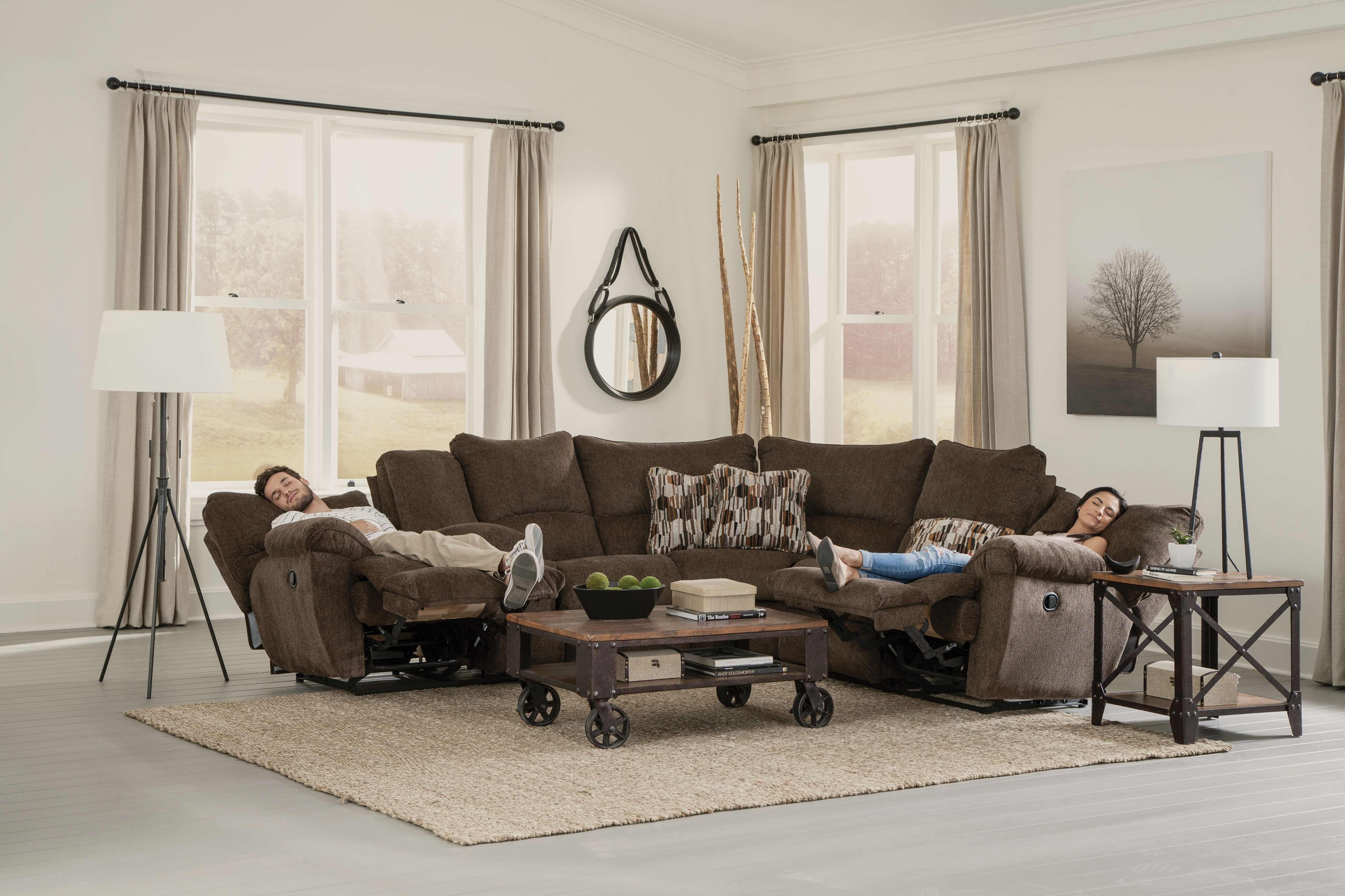 Elliott - 2 Piece Reclining Sectional With Console - Chocolate