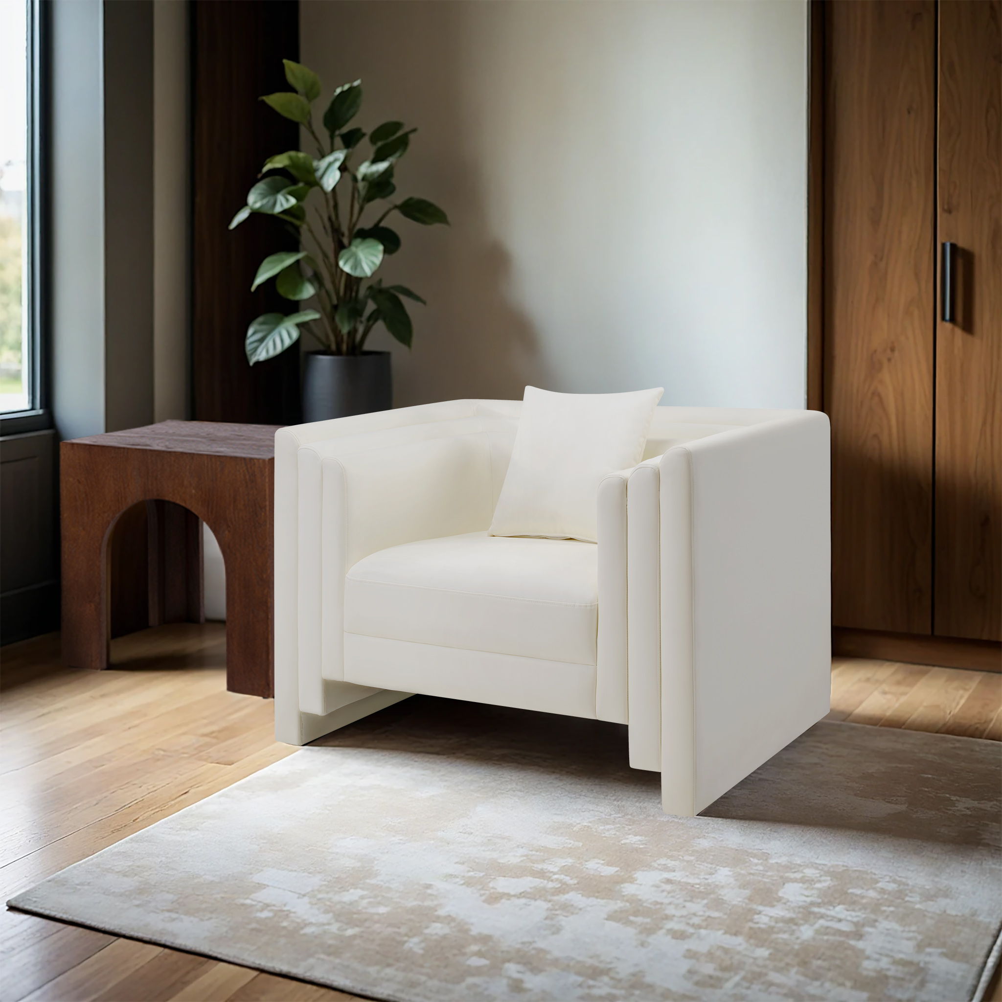Everett - Vegan Leather Upholstered Chair - Cream