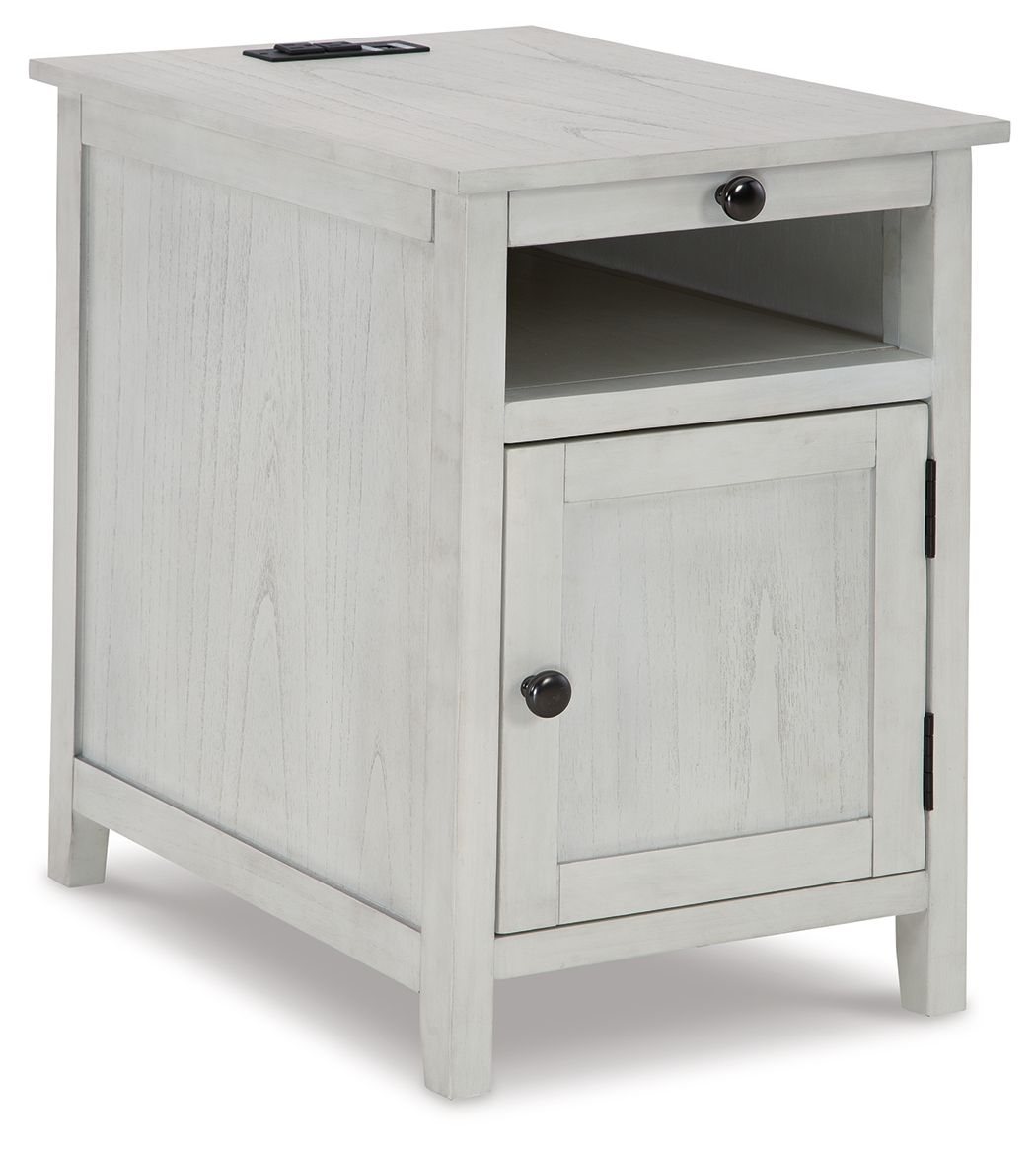 Treytown - Chair Side End Table - Antique White