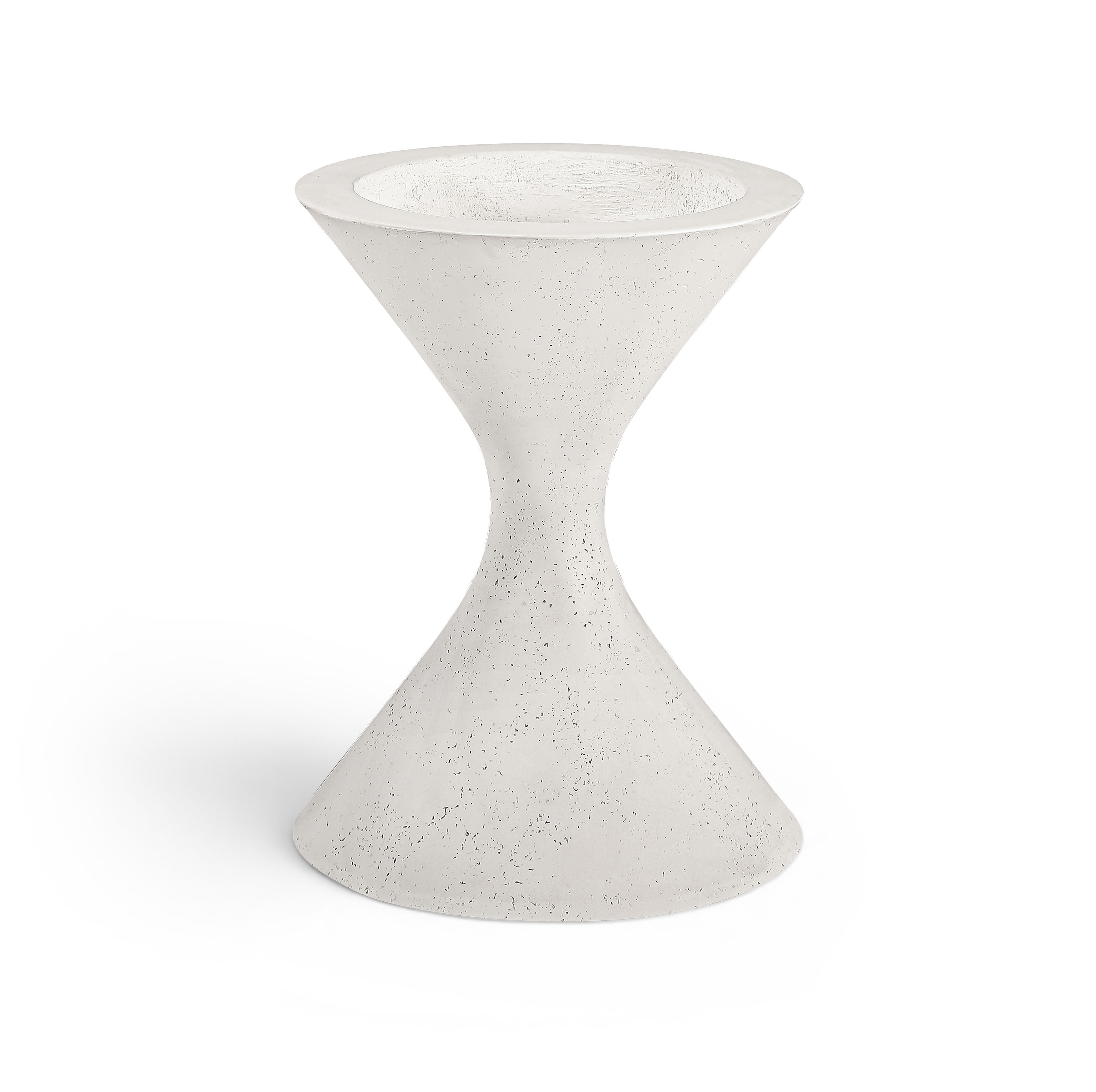 Vessa - 24" Indoor / Outdoor Concrete Planter - Cream
