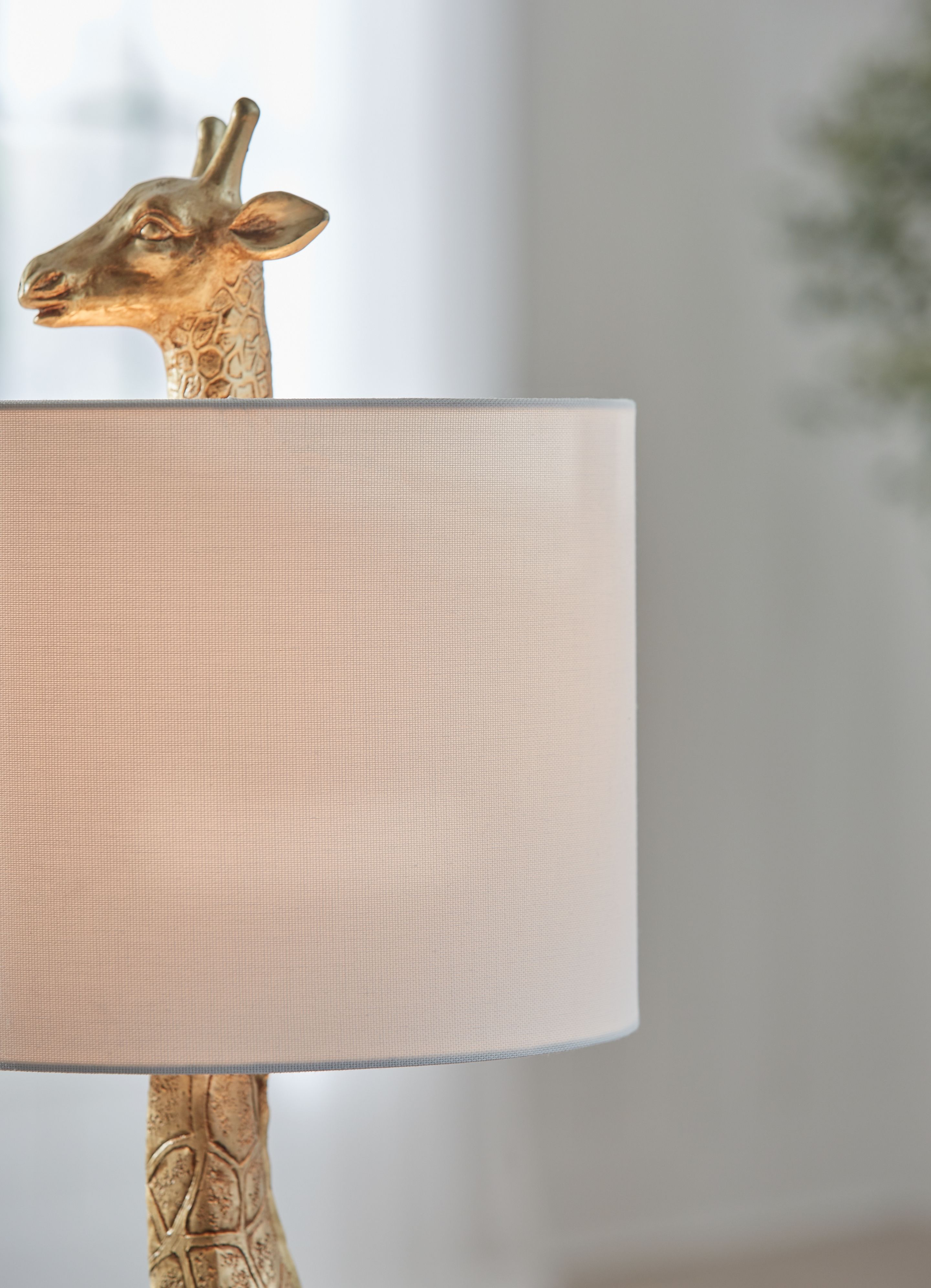 Ashley Furniture Ferrison - Poly Table Lamp - Gold Finish - Image 4