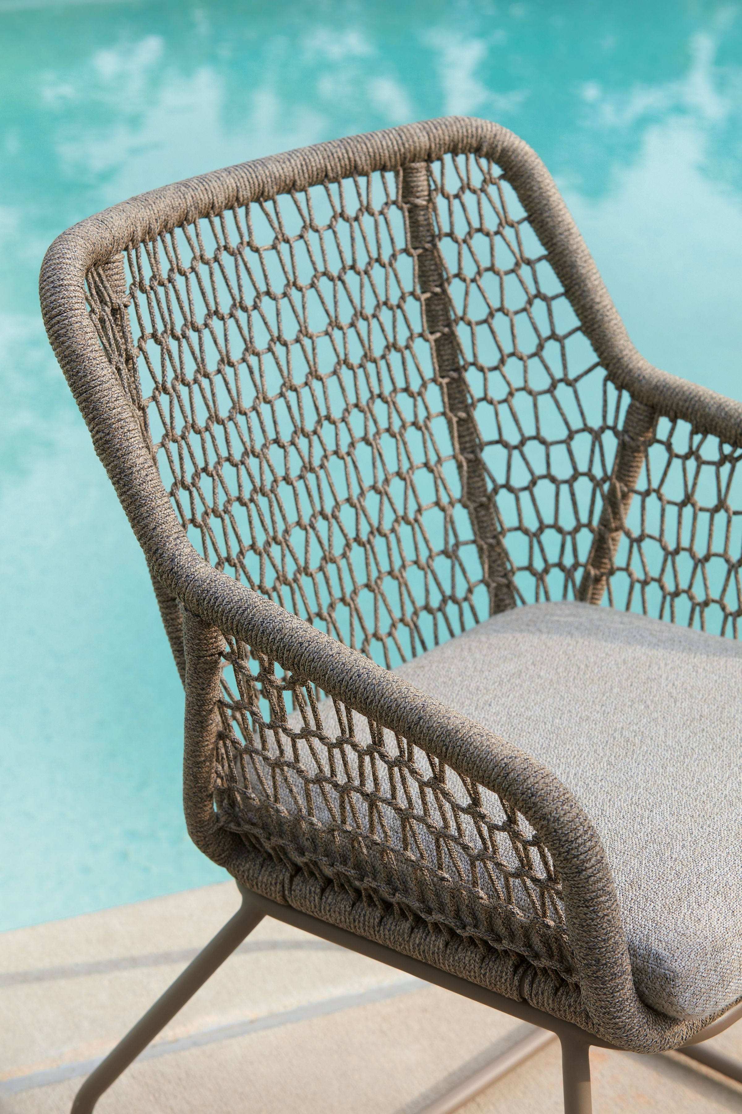 Ashley Furniture Majors Beach - Outdoor Table And 2 Chairs (Set of 3) - Beige - Image 9