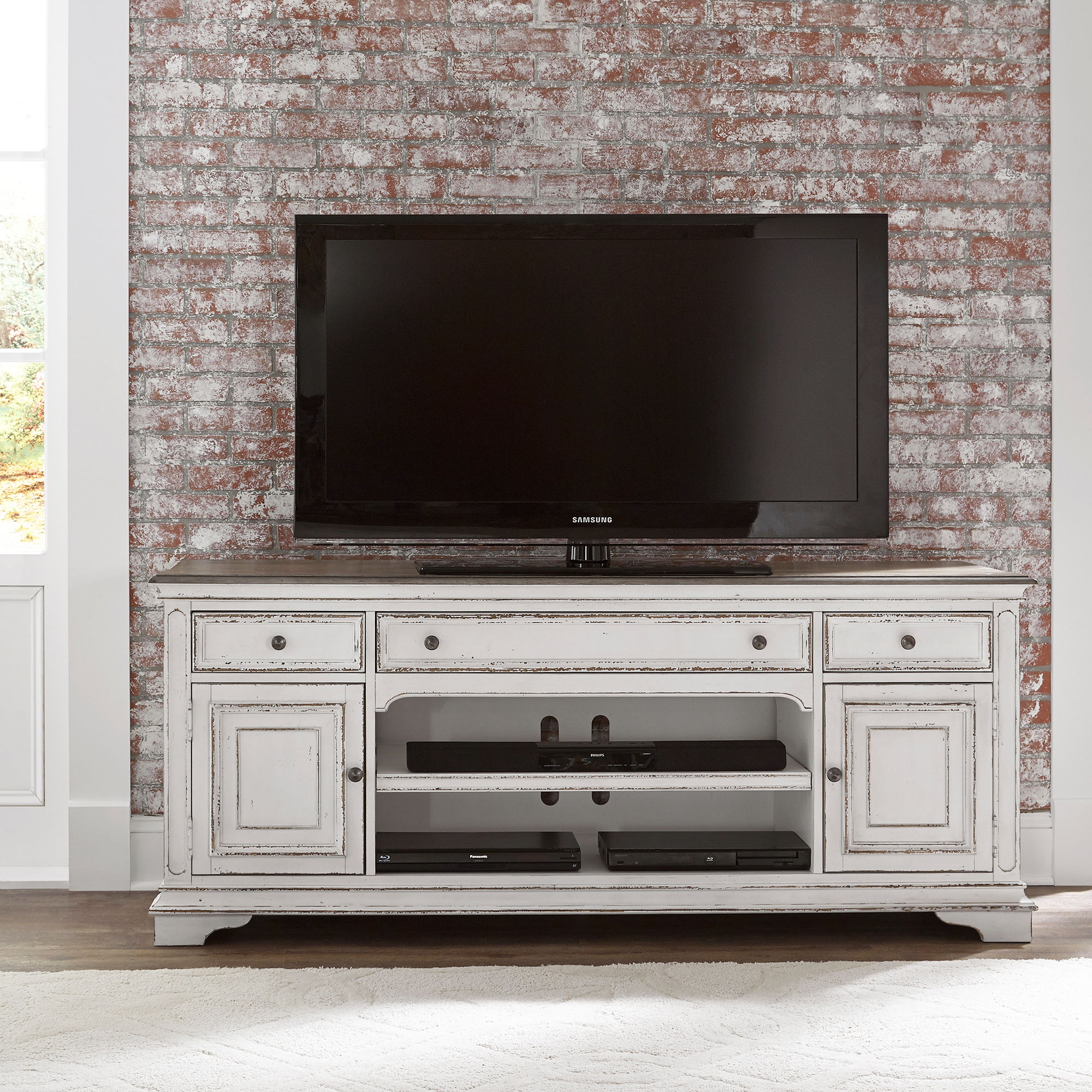 Liberty Furniture Magnolia Manor - Entertainment TV Stand - White