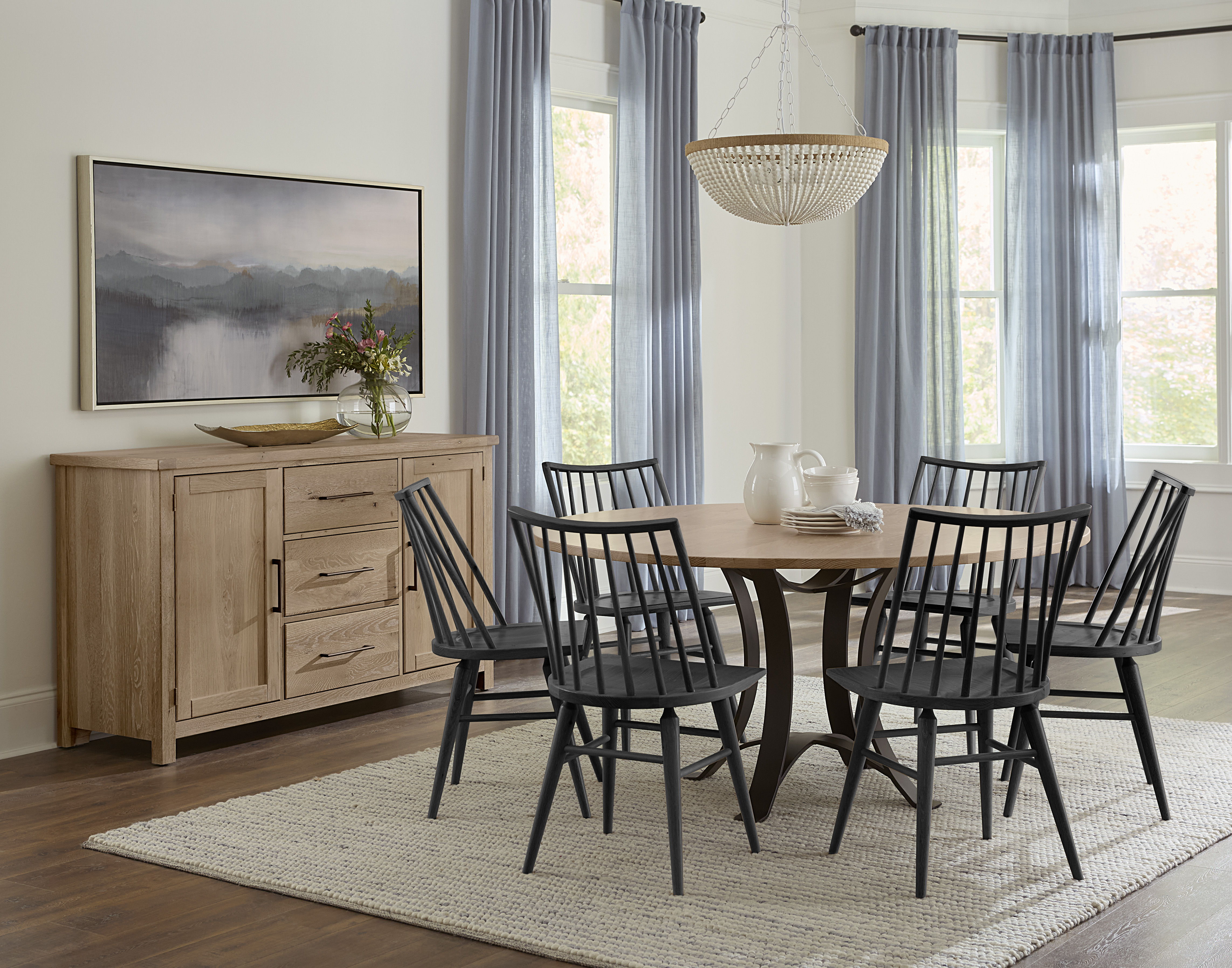 Vaughan-Bassett Dovetail - Solid American Oak - Round 60