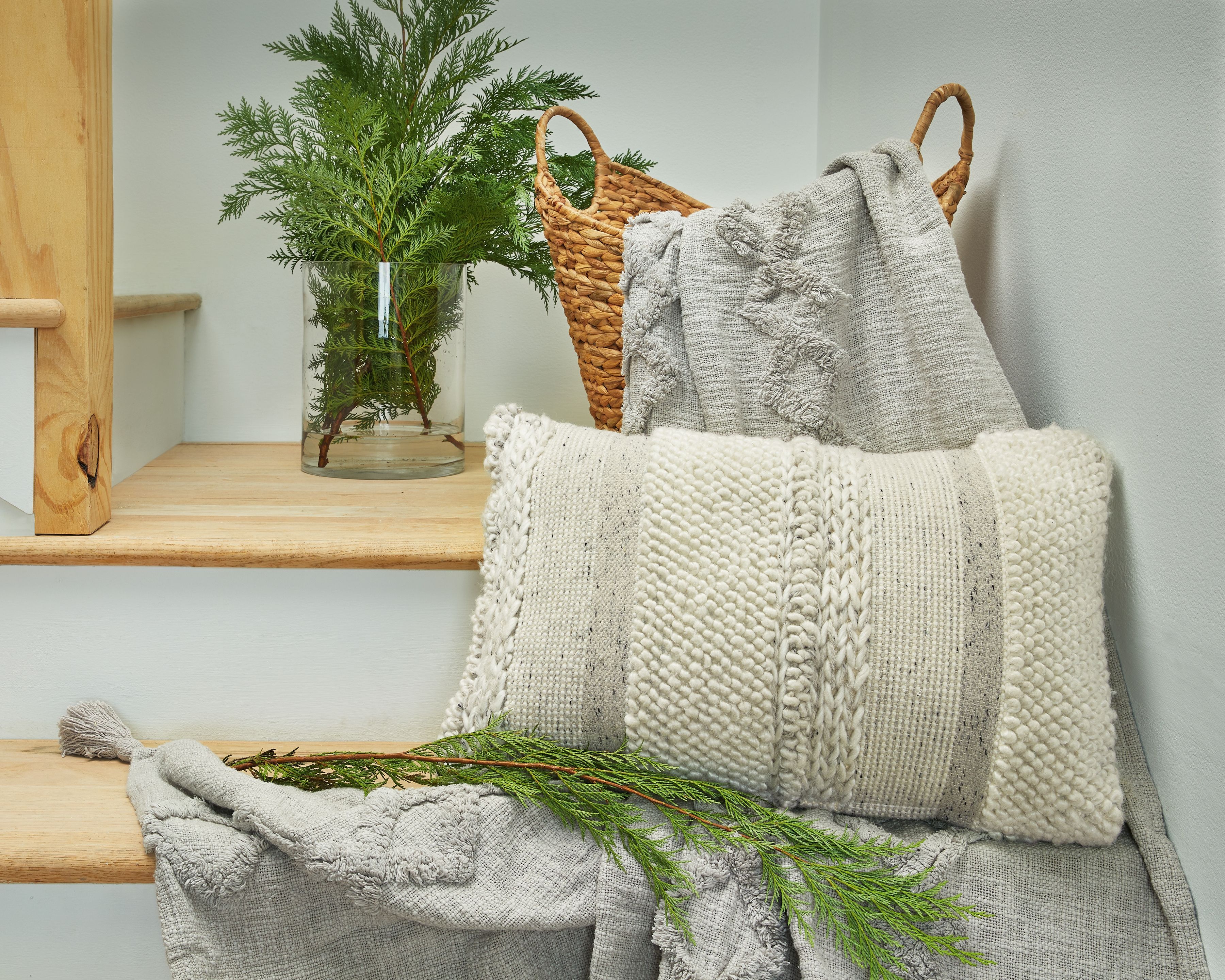 Standon - Pillow - Gray / White