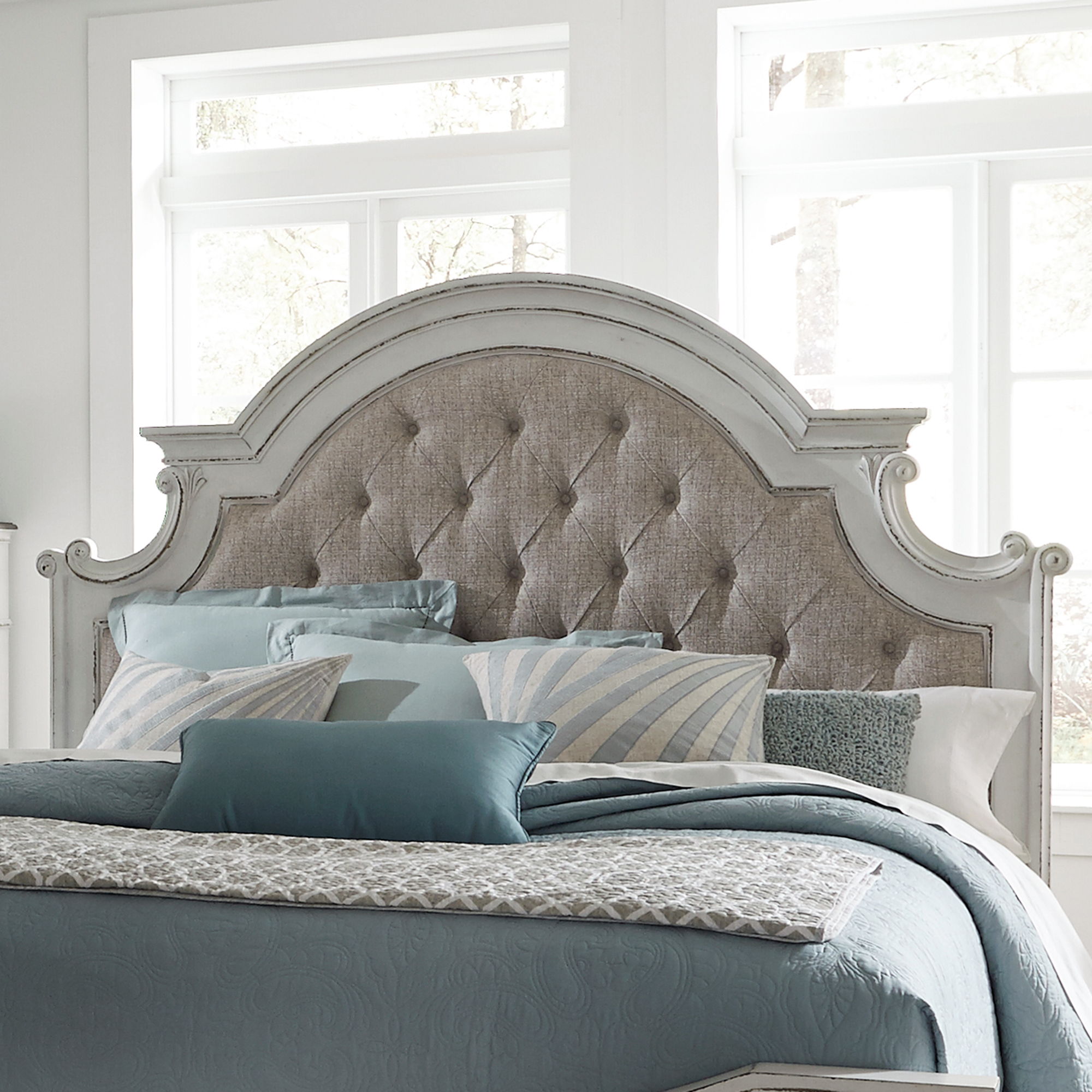 Liberty Furniture Magnolia Manor - Queen Upholstered Panel Headboard - White