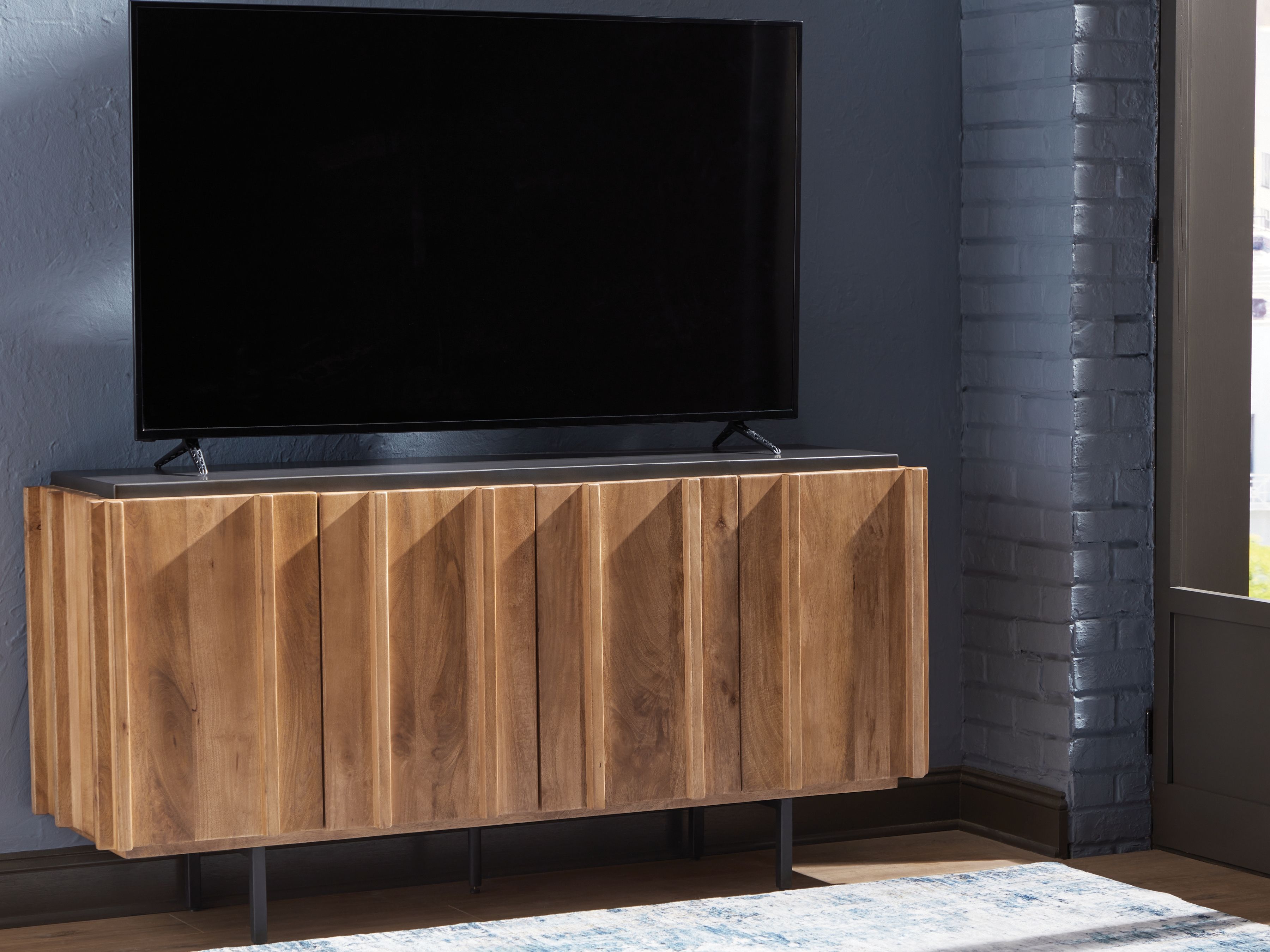 Ashley Furniture Quintavious - Accent Cabinet - Brown / Charcoal - Image 6