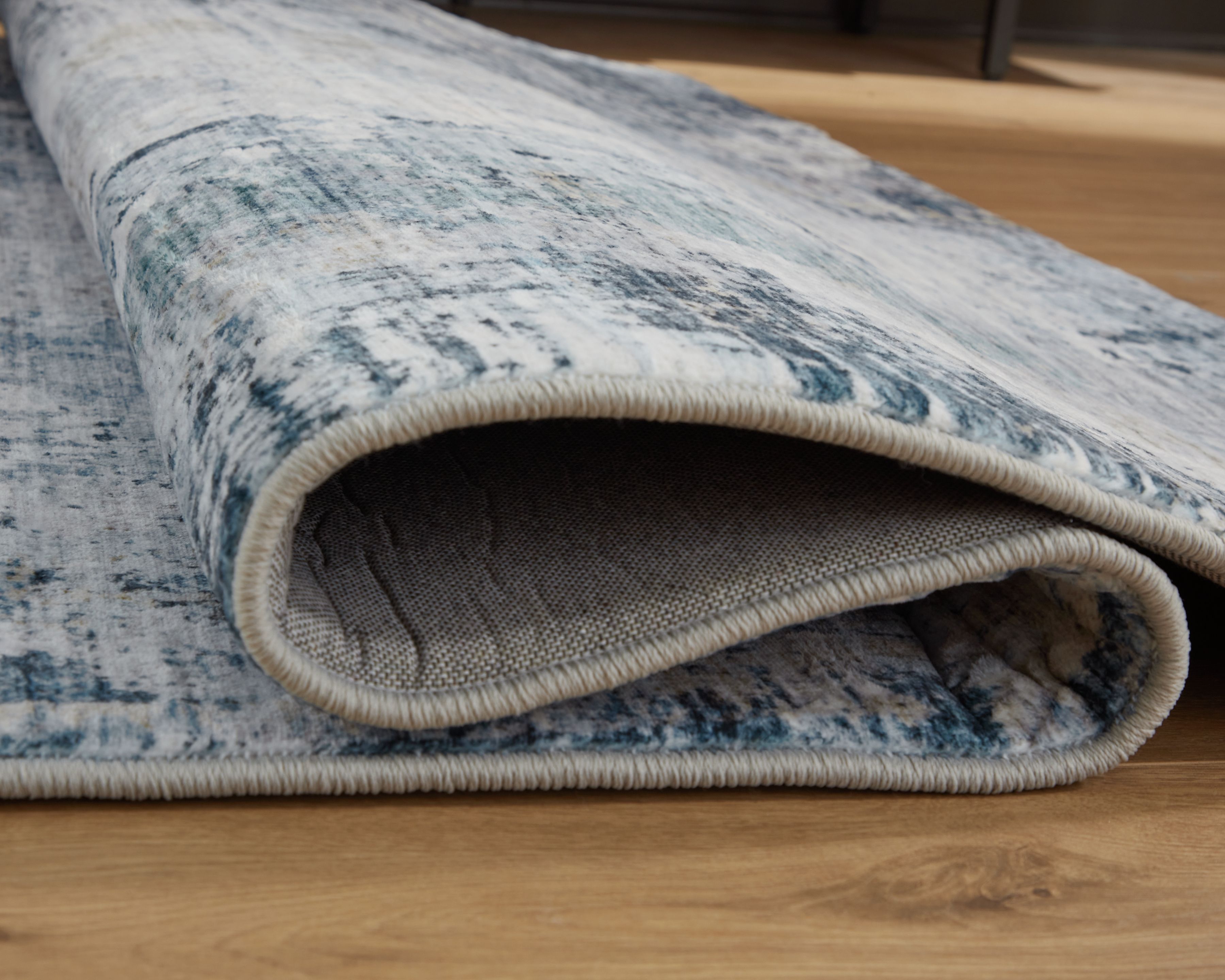Arlenmont - 5' x 7' Rug - Blue / White / Brown
