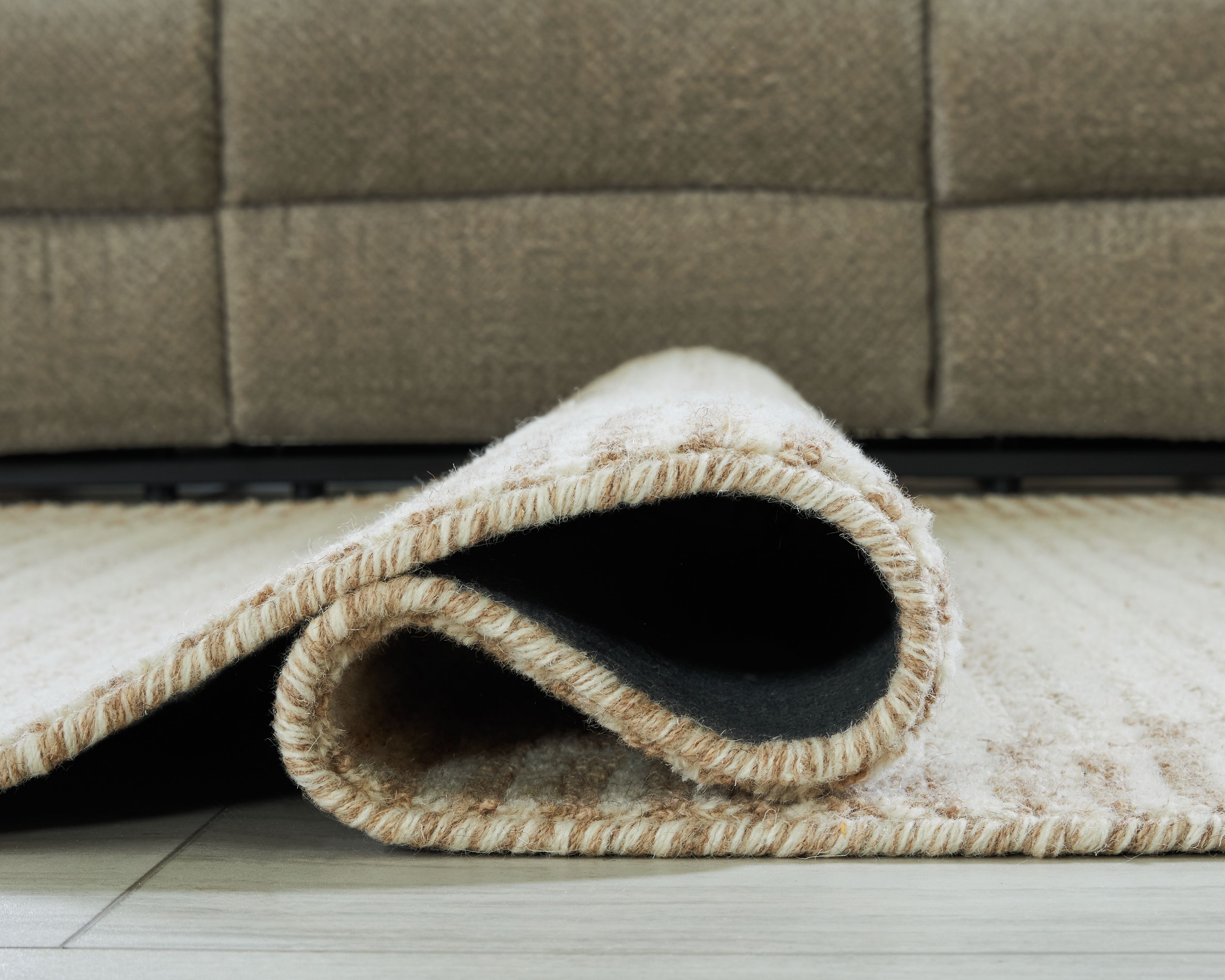 Emorymore - 10' x 14' Rug - Brown / Beige