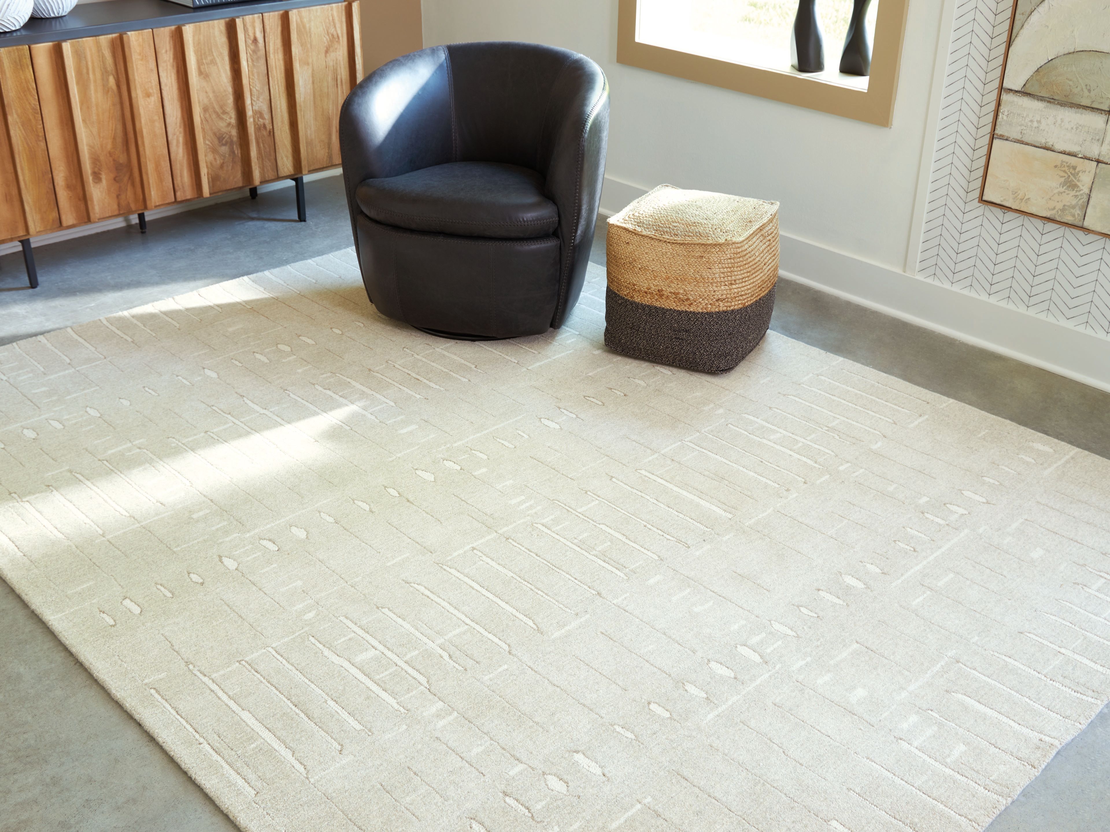 Wolbert - 8' x 10' Rug - Tan / Ivory