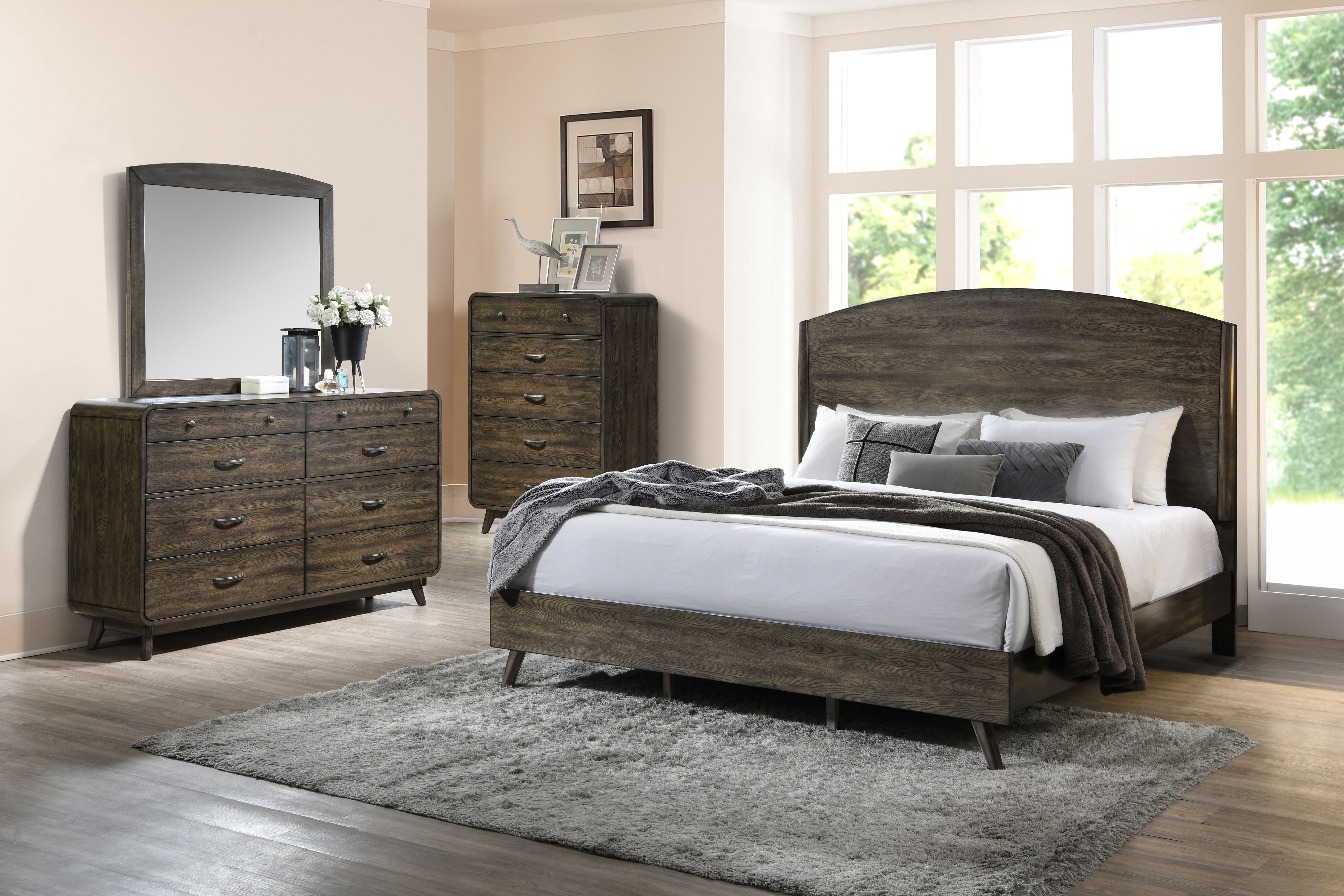 Eastern King · 4 Pc · Bed, Dresser, Mirror, Chest