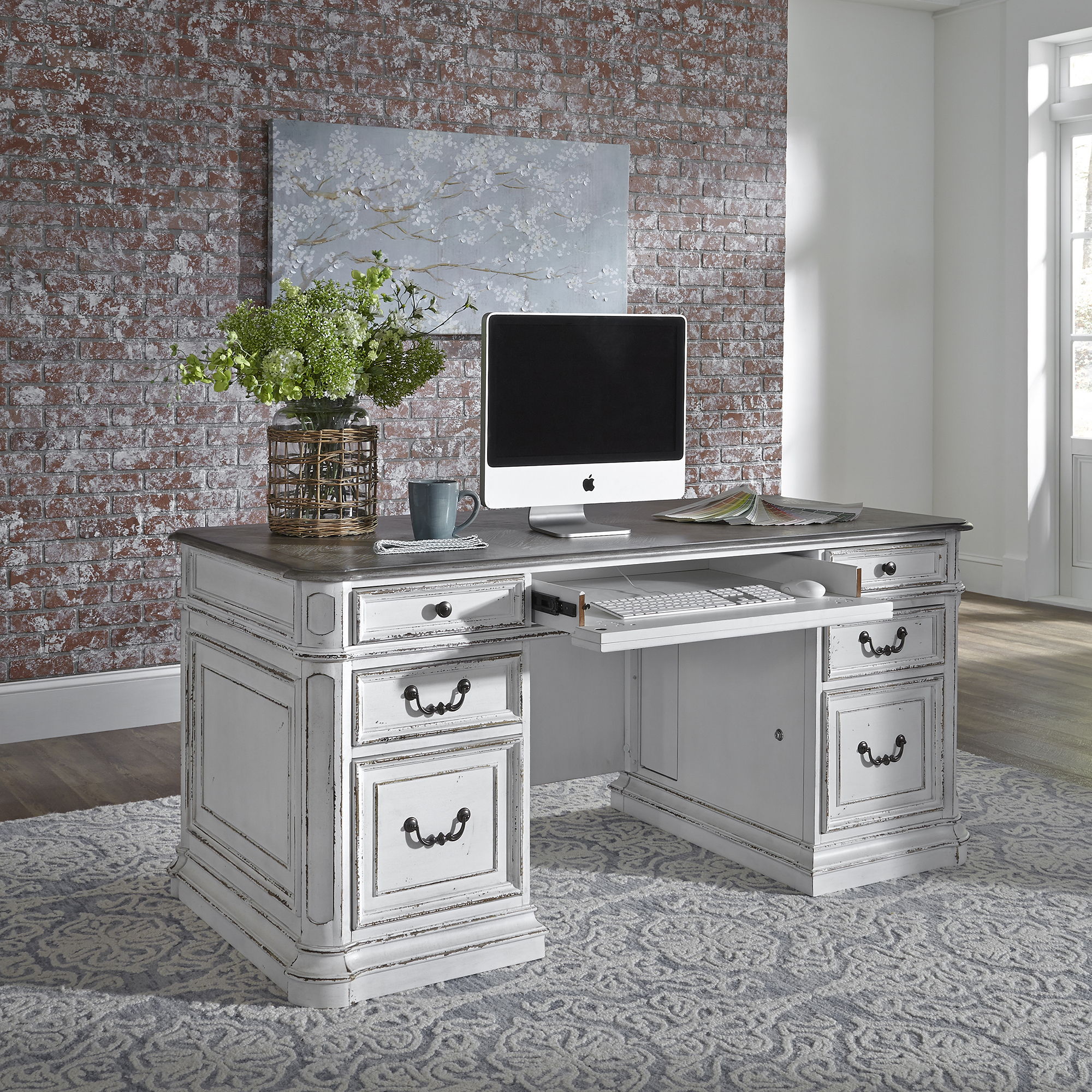 Liberty Furniture Magnolia Manor - Desk - White