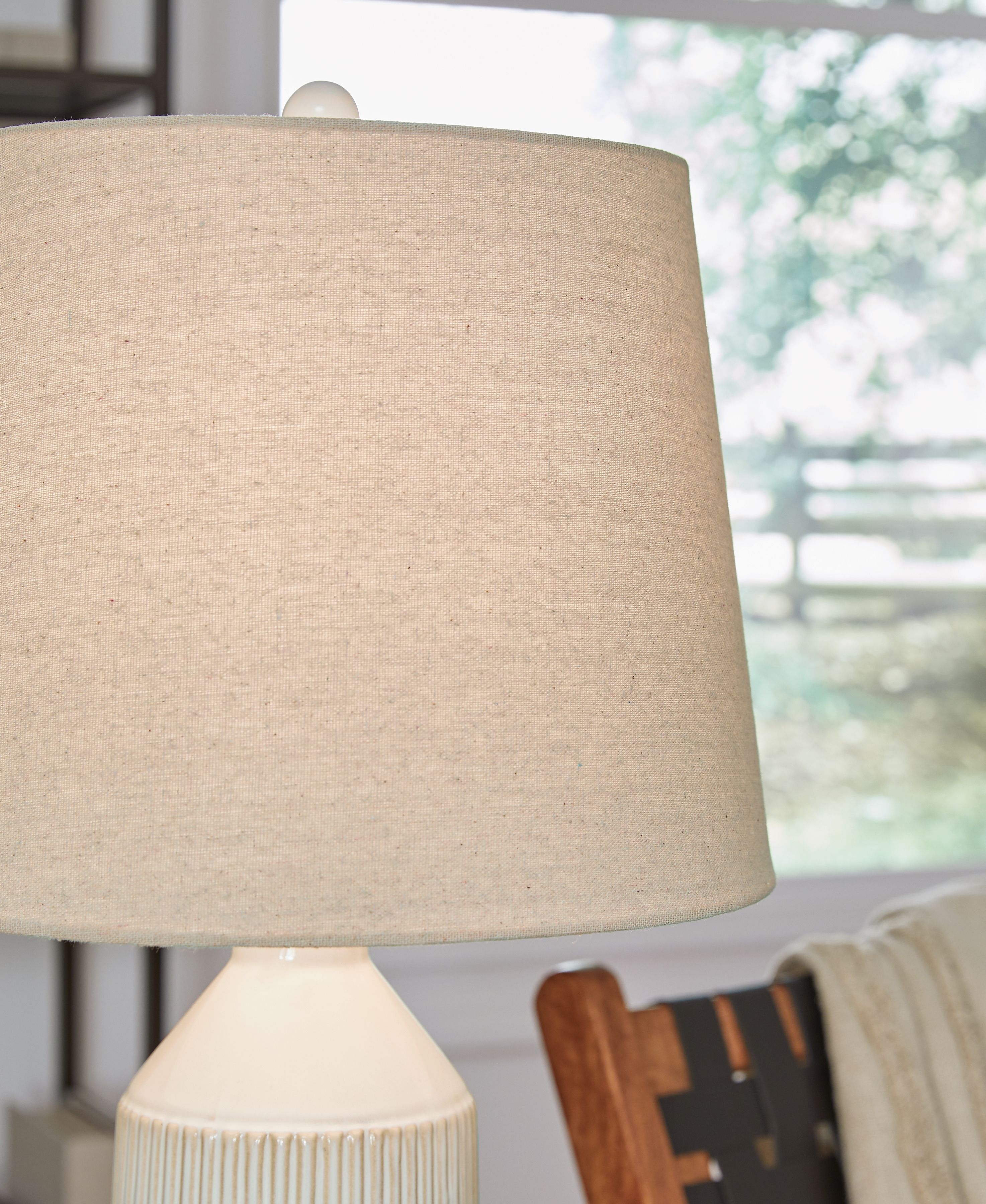 Ashley Furniture Willport - Ceramic Table Lamp (Set of 2) - Off White - Image 3