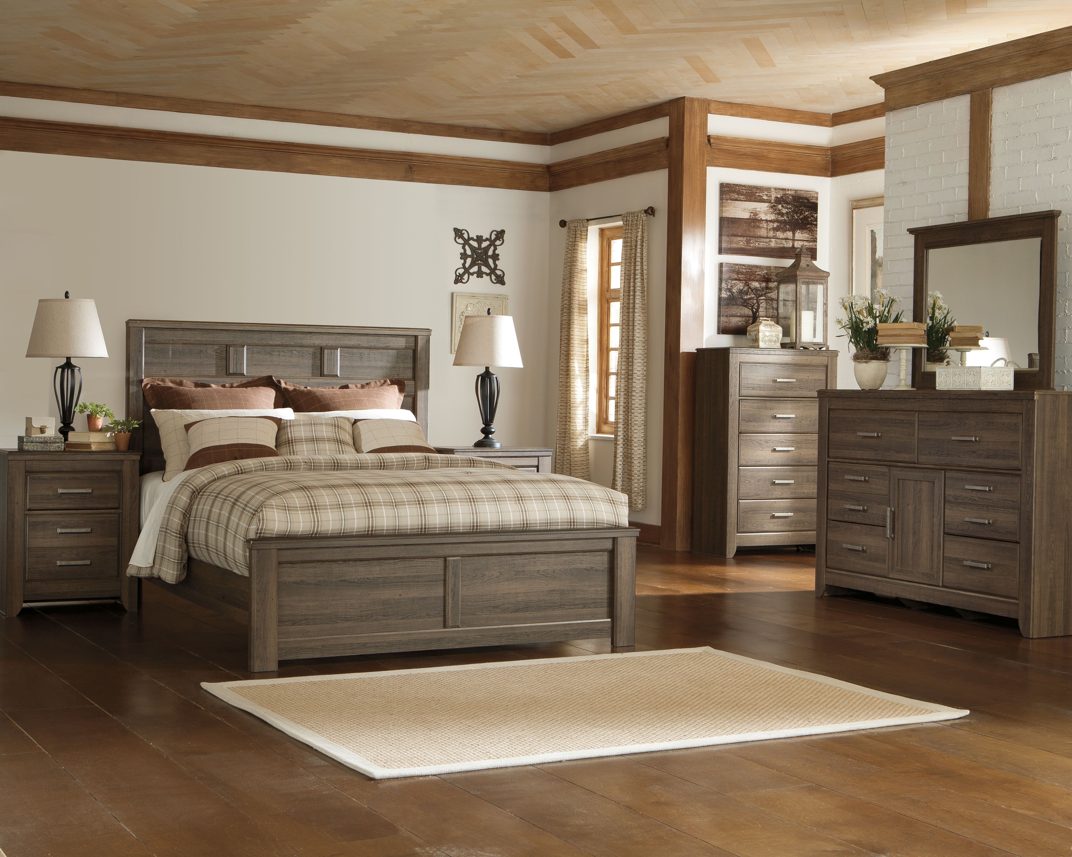 Juararo - California King Panel Bed - Dark Brown