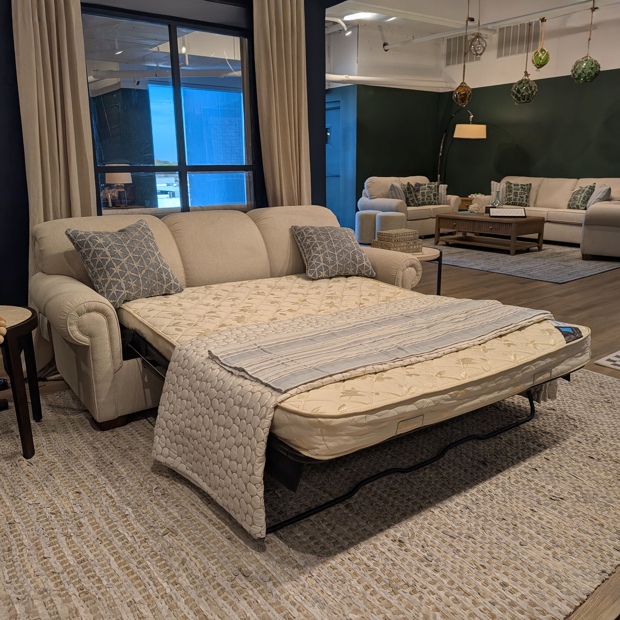 Main Street - Fabric Sleeper, white