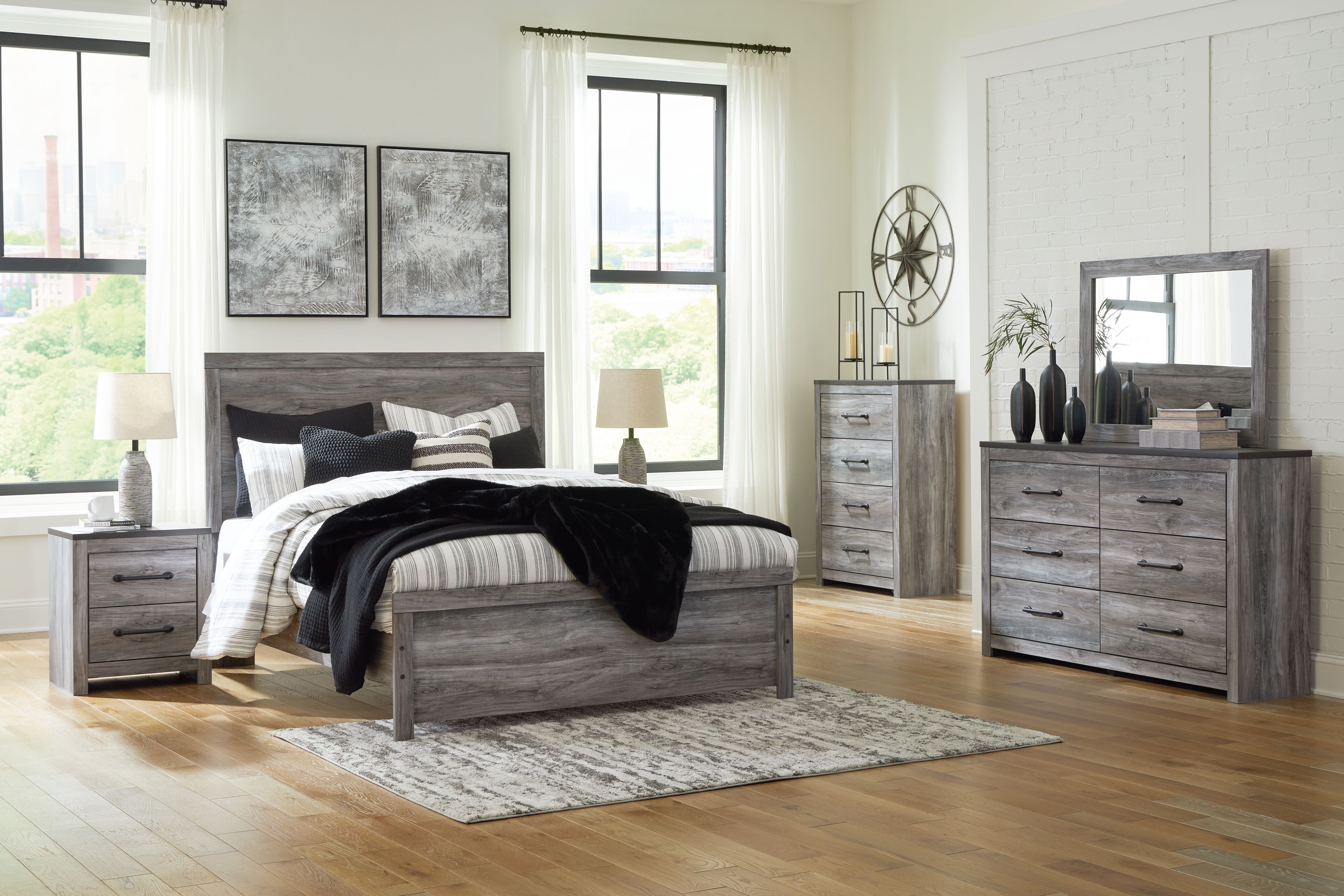 Queen · 4 Pc · Dresser, Mirror, Queen Bed