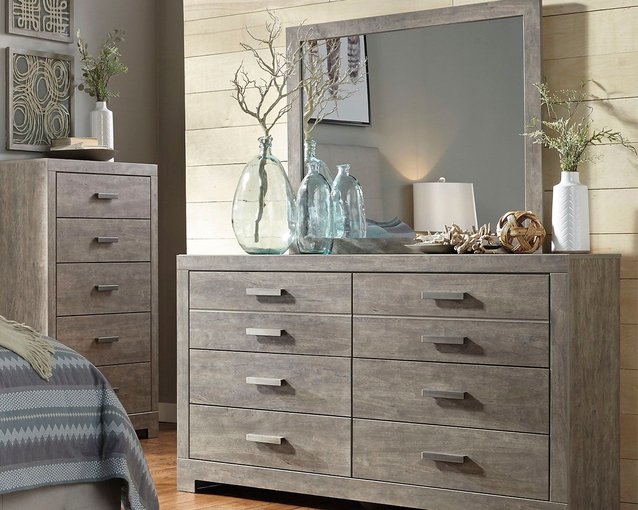 Ashley Furniture Culverbach - Dresser, Mirror - Gray - Image 4
