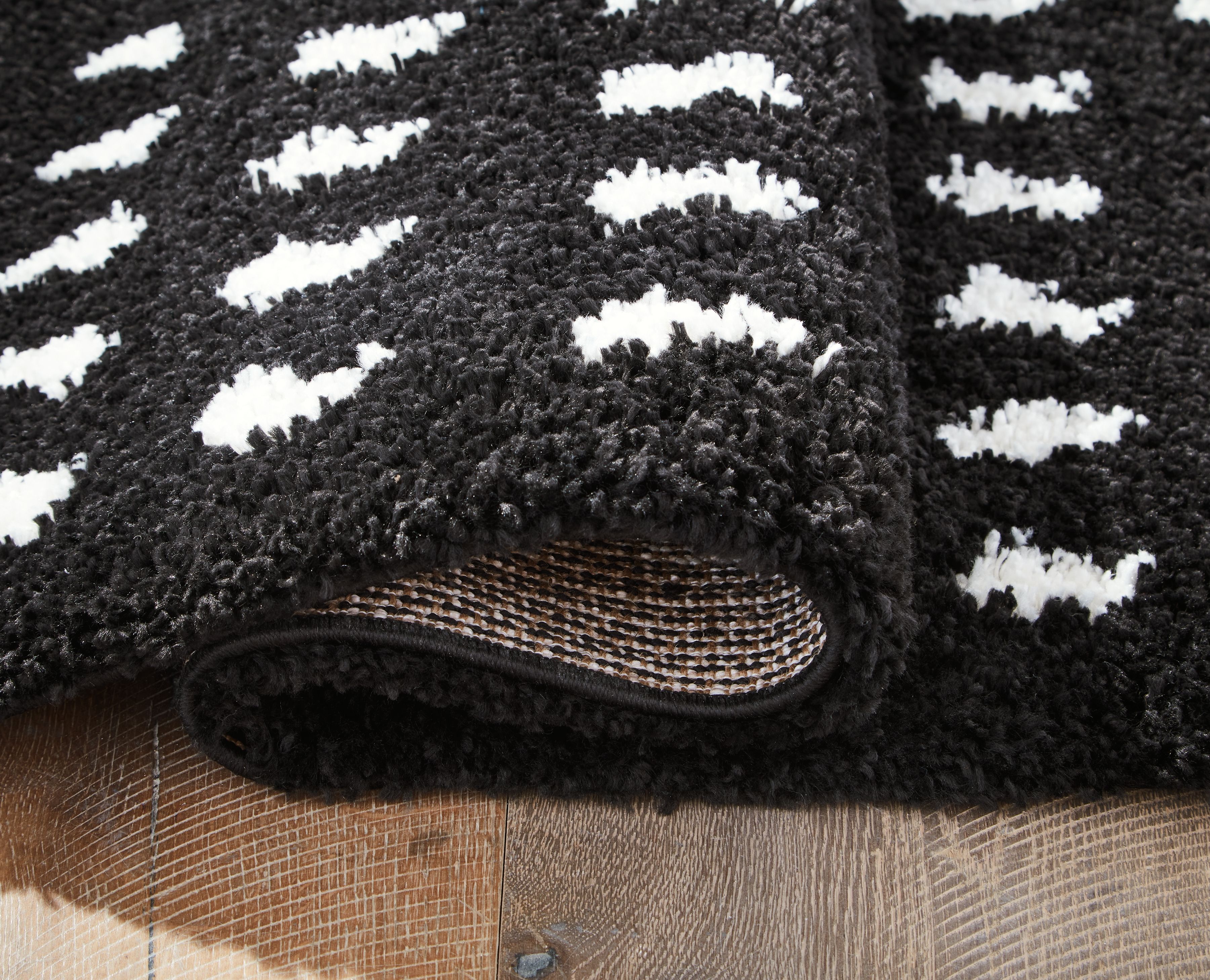 Ashley Furniture Minston - 5' x 7' Rug - Black / White - Image 4