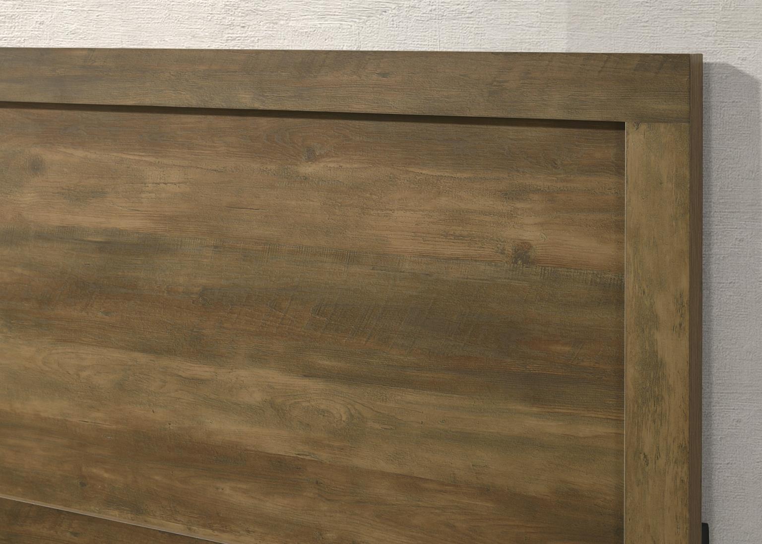 B526 - King Bed - Knotty Oak