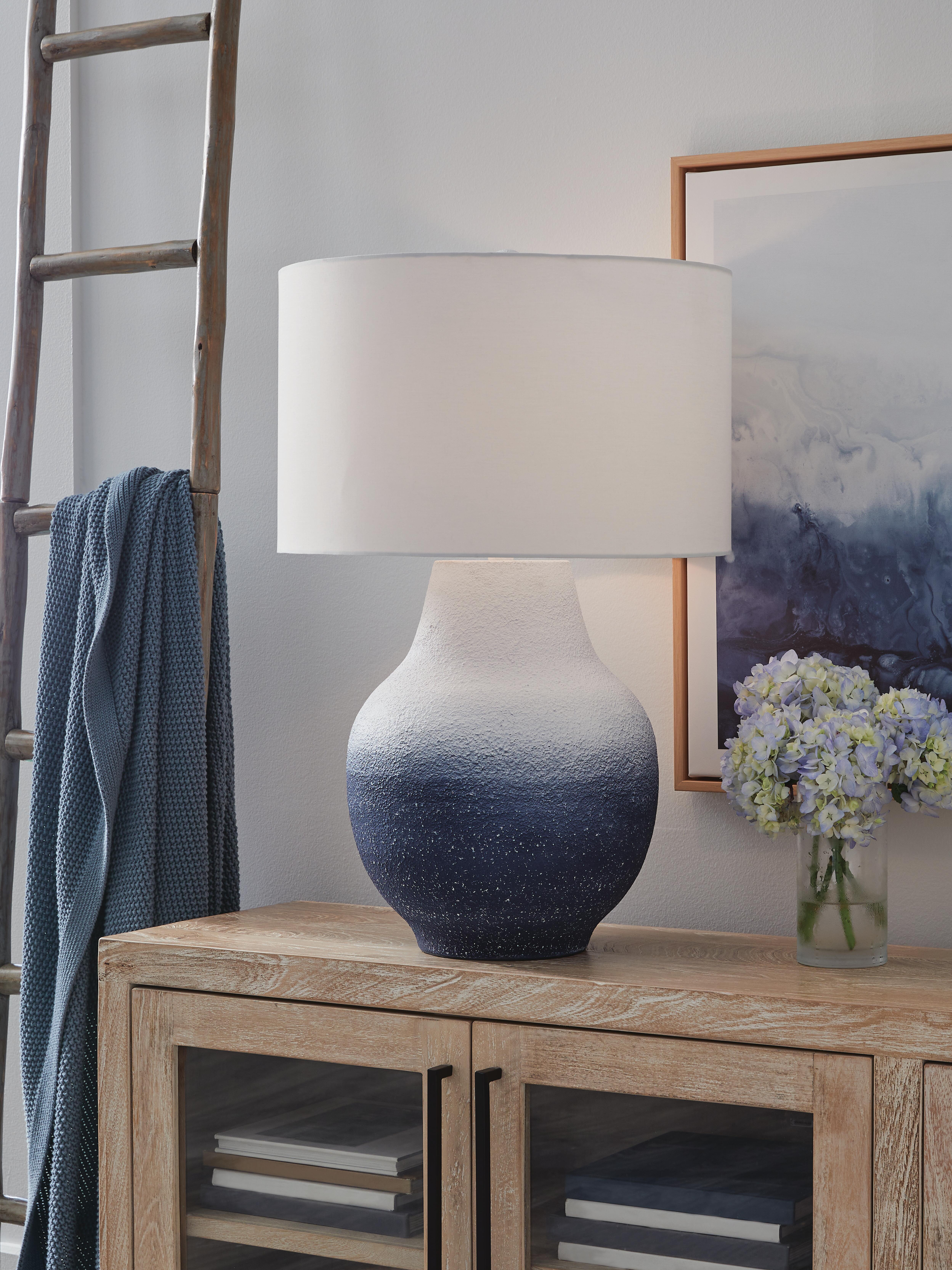 Ashley Furniture Dashland - Metal Table Lamp - White / Navy - Image 2